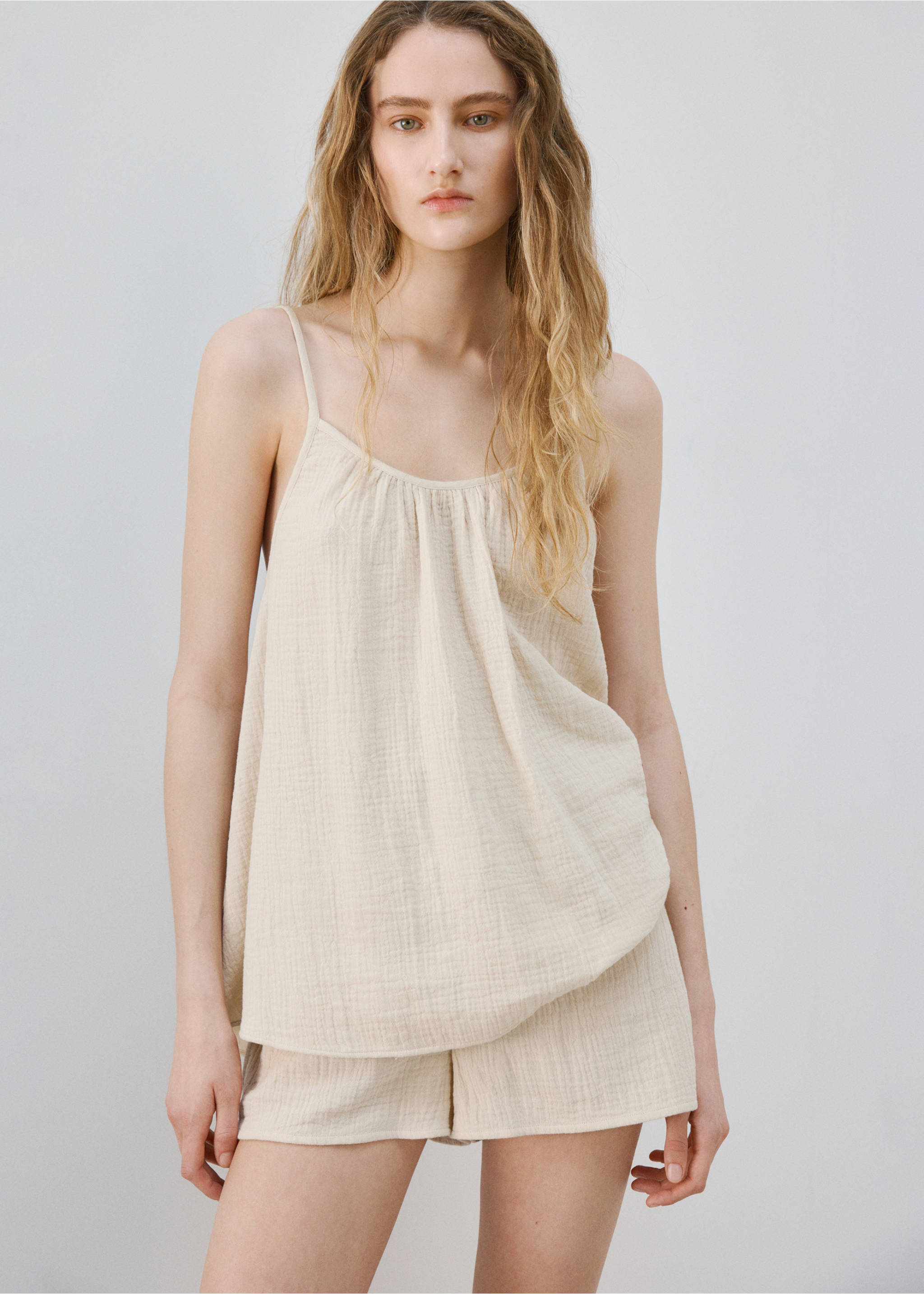 Enfärgad pyjamastopp med axelband i bomull - Detaljer om artikeln 2, Rå. Ref: 27096719-00.