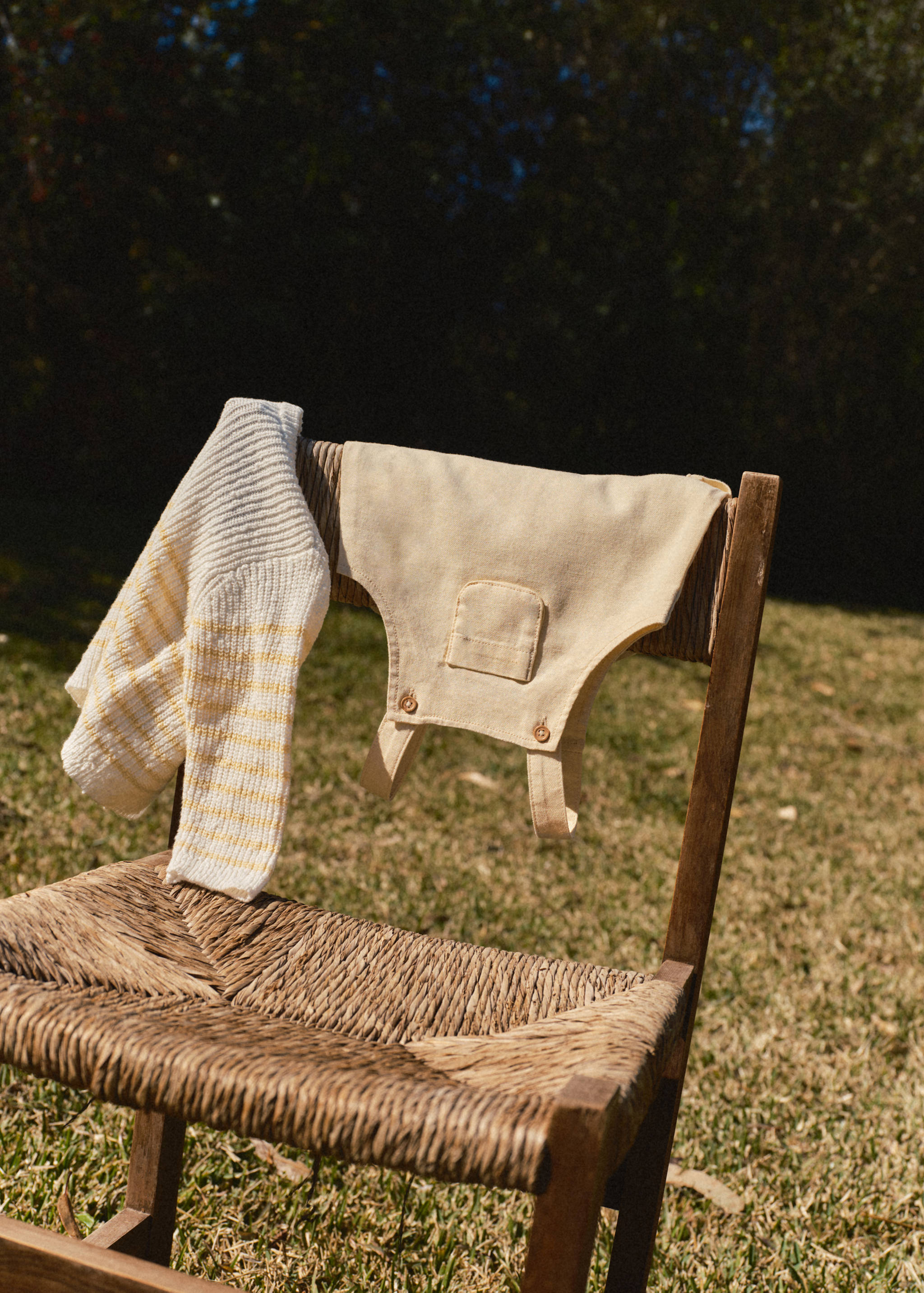 Short cotton dungarees - Details of the article 5