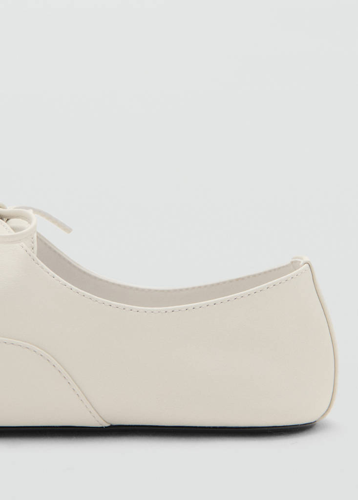 Lace-up leather shoes — Ecru