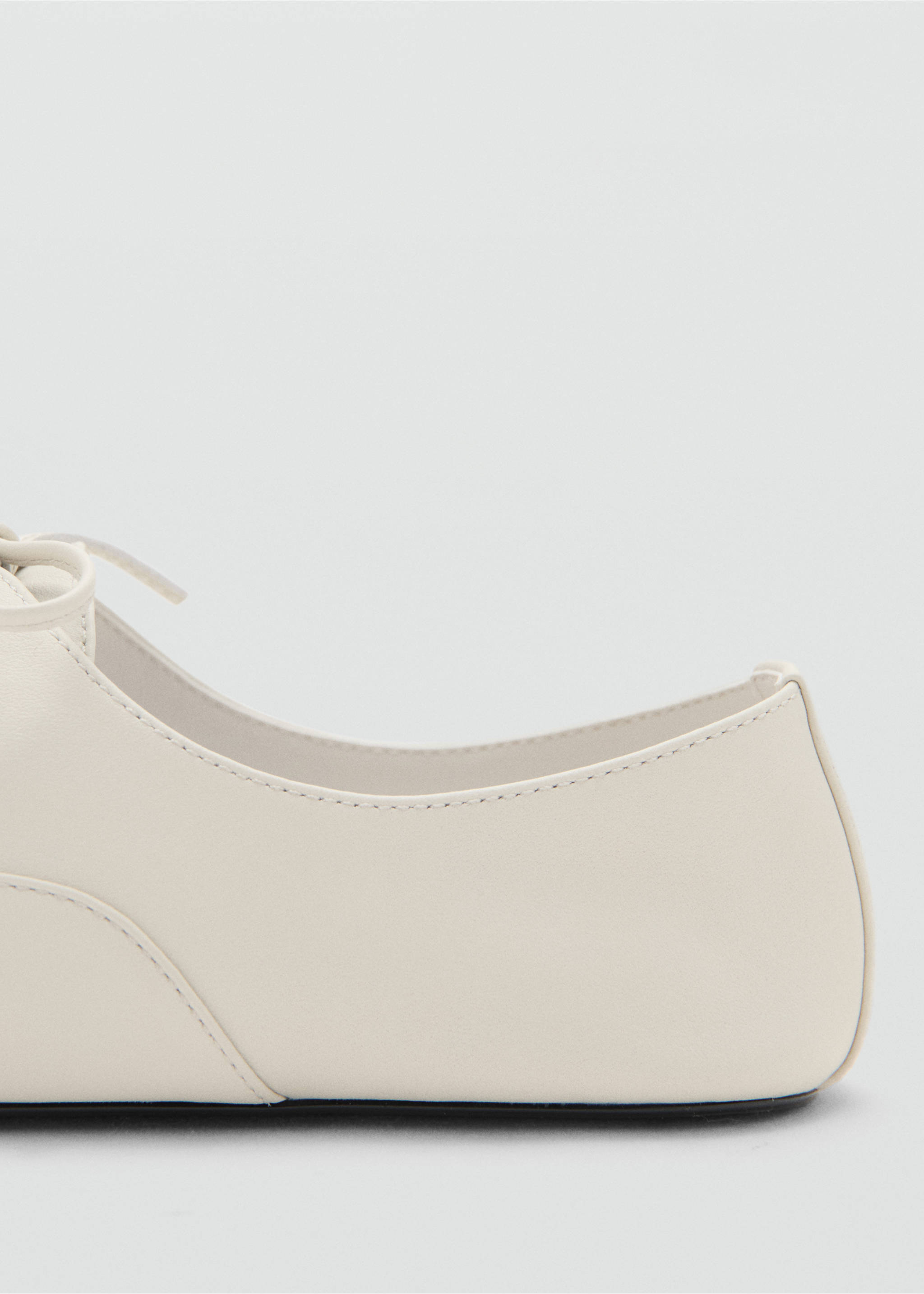 Sabates pell cordons - Detall de l'article 1, Cru. Ref: 27096726-00.