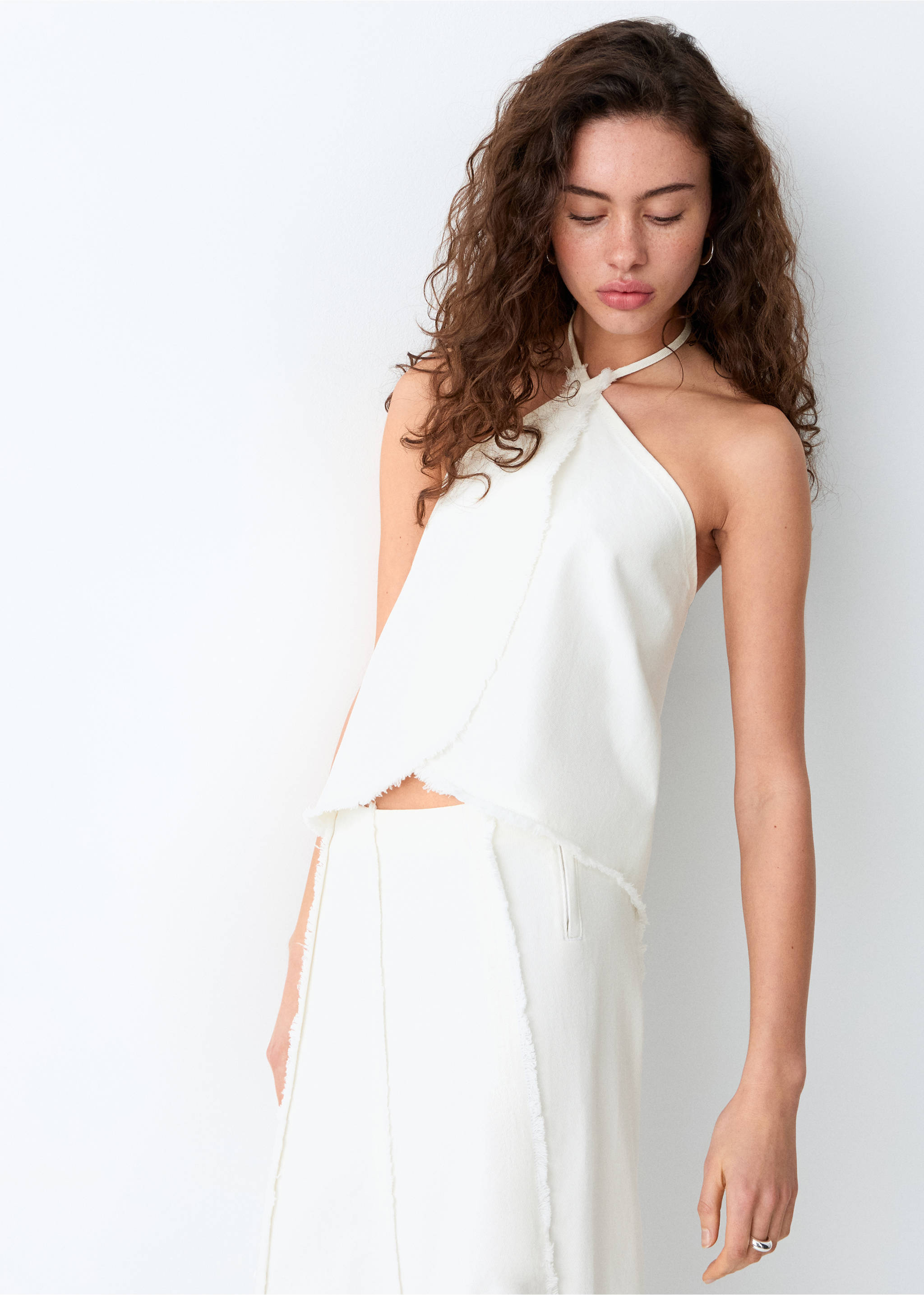 Crossed top with frayed details - Details of the article 2, Off White. Ref: 27096728-00.