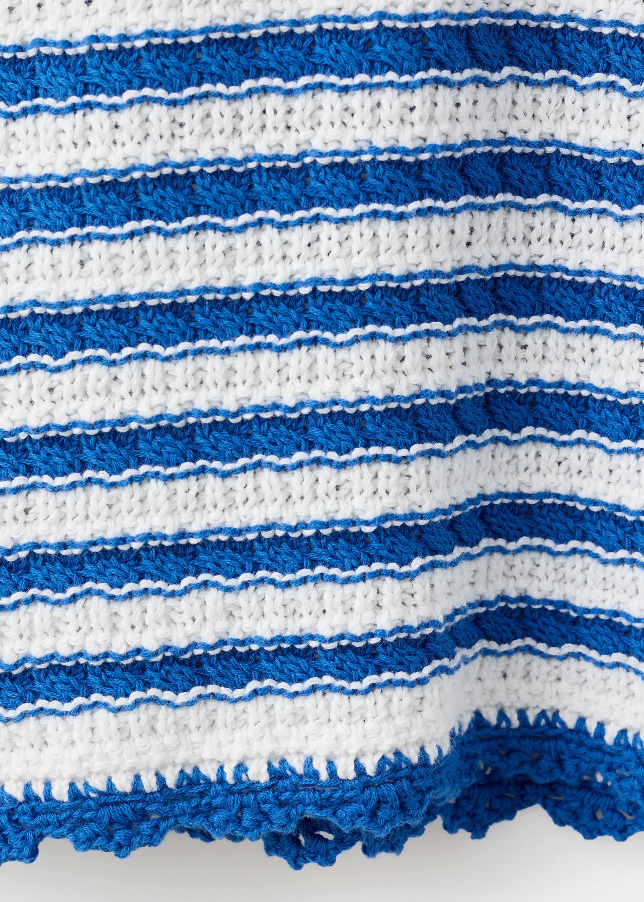 Сукня з ажурного трикотажу в смужку - Детальніше про товар 0