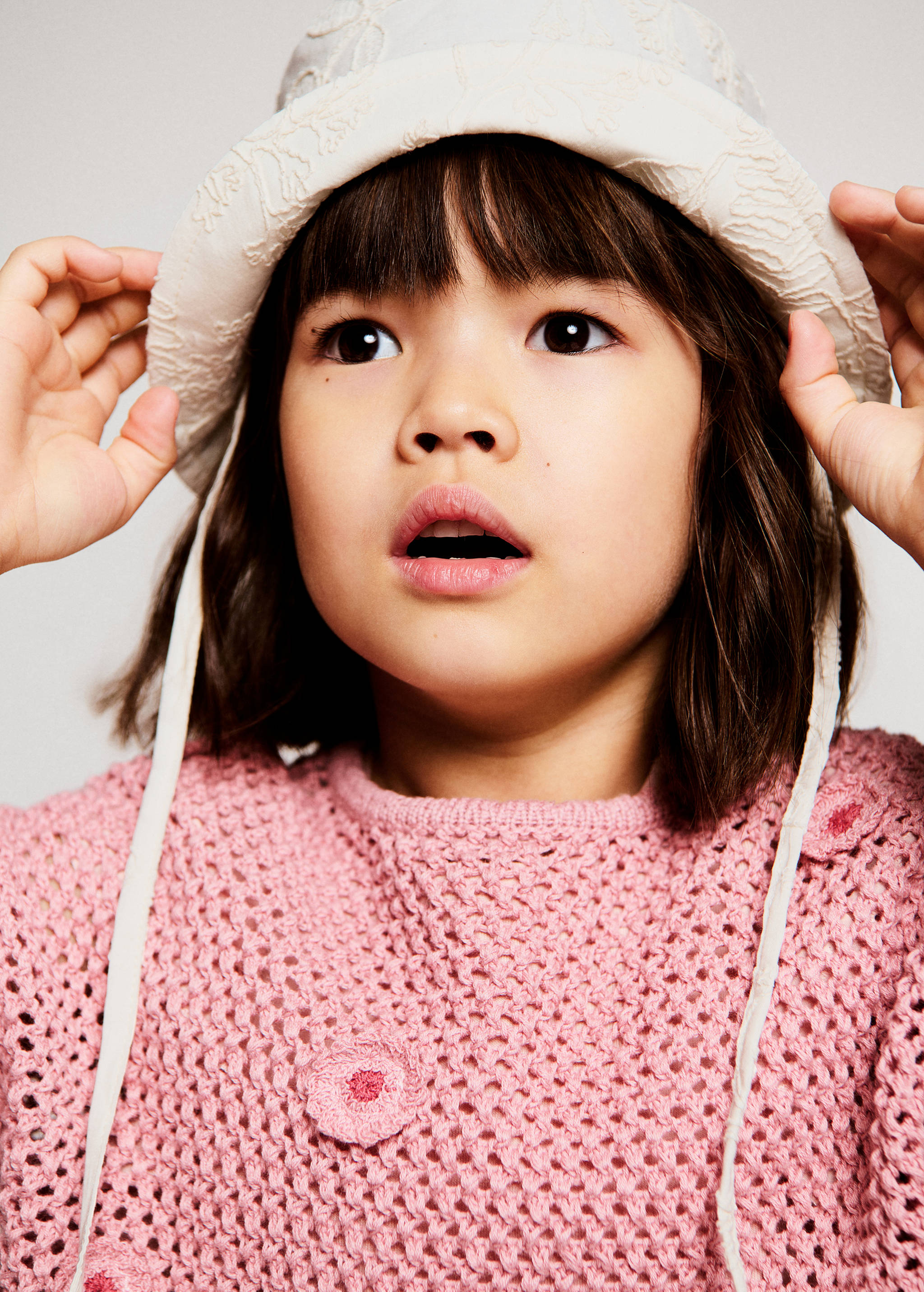 Embroidered bucket hat - General plane