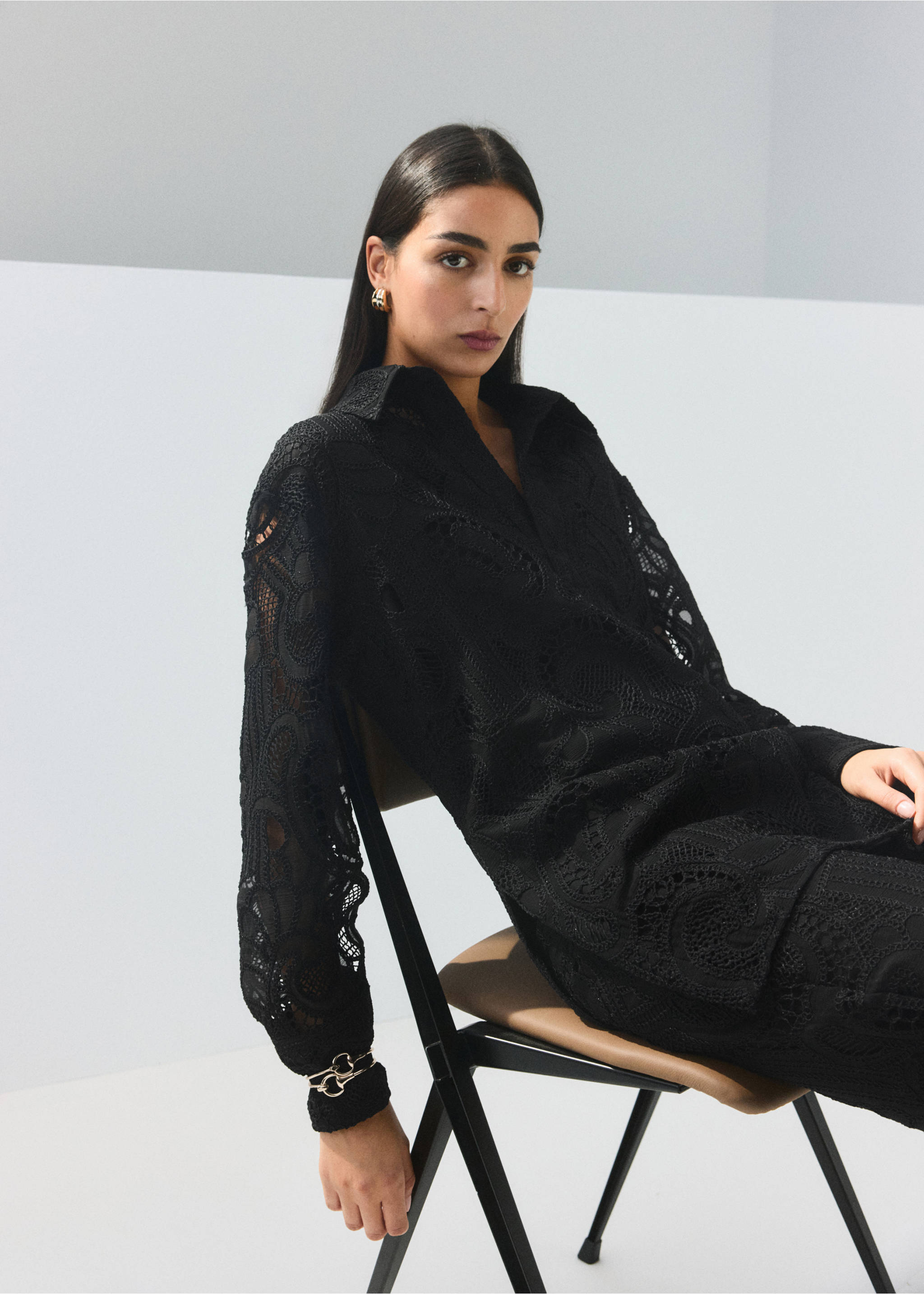 Embroidered openwork blouse - Details of the article 2, Black. Ref: 27097135-00.