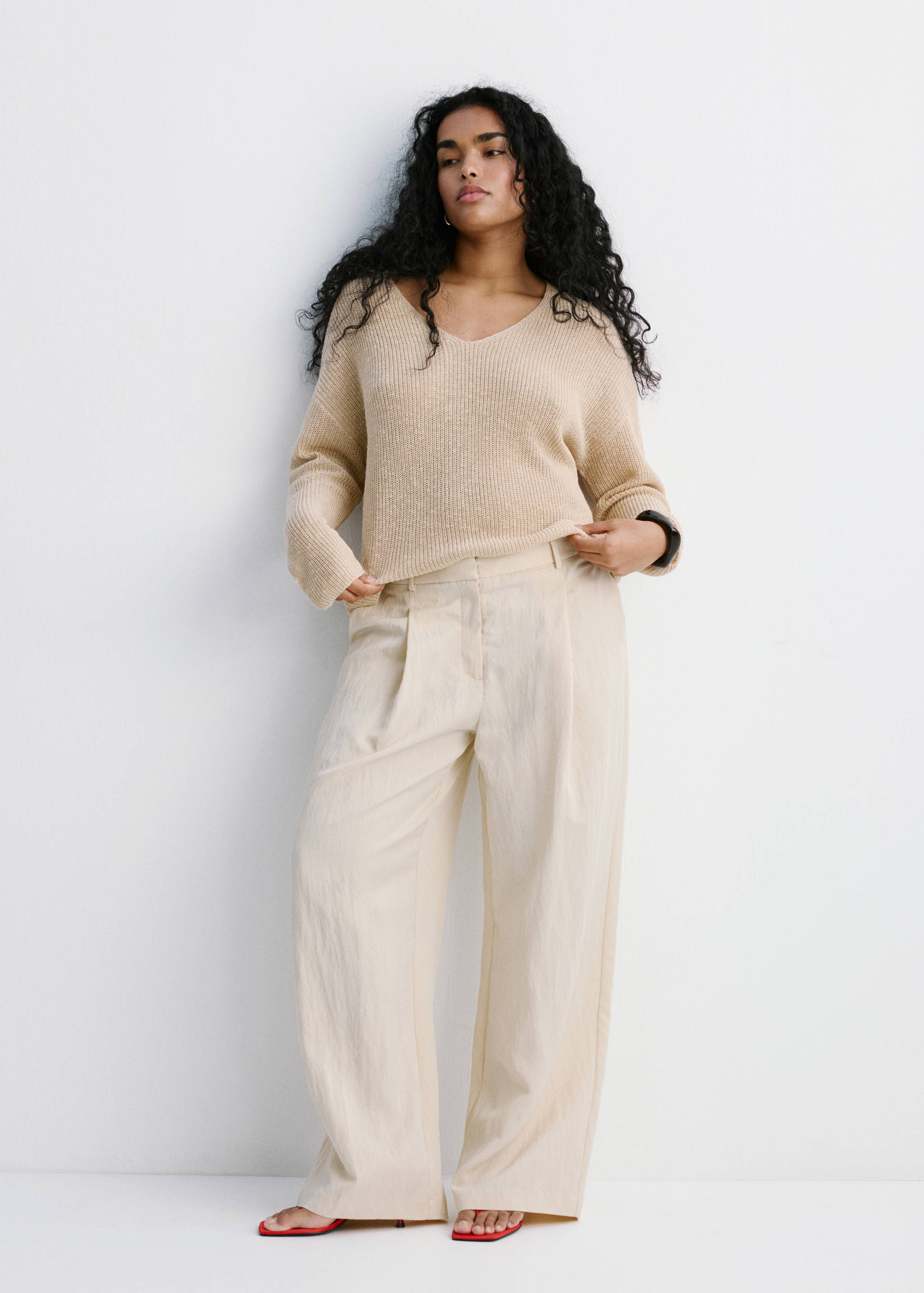 V-neck openwork knitted sweater - Details of the article 3