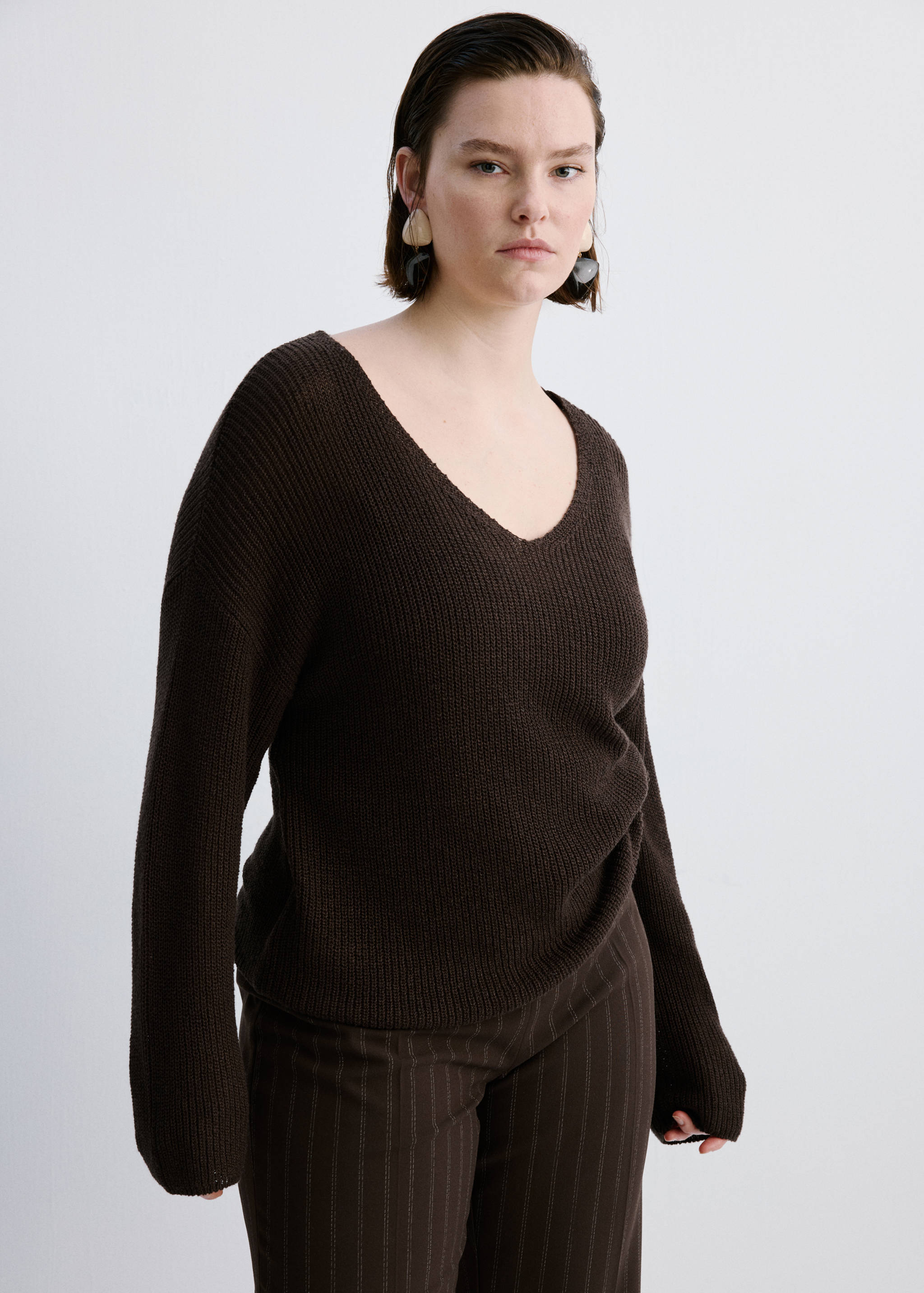 V-neck openwork knitted sweater - Details of the article 5