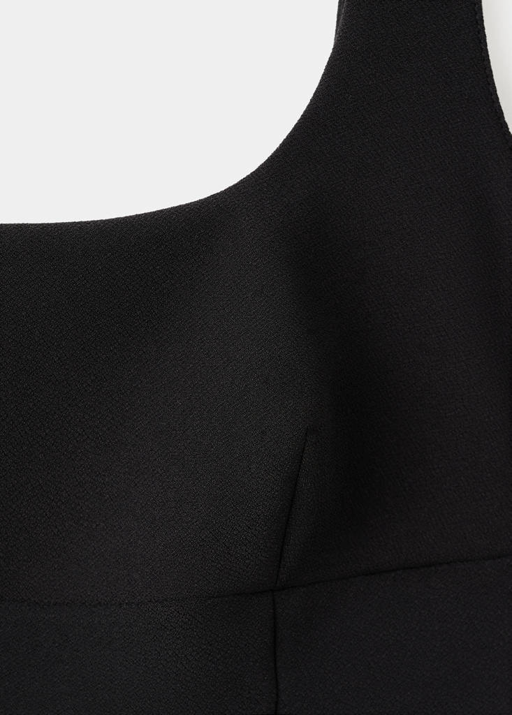 V-neckline fitted dress — Black