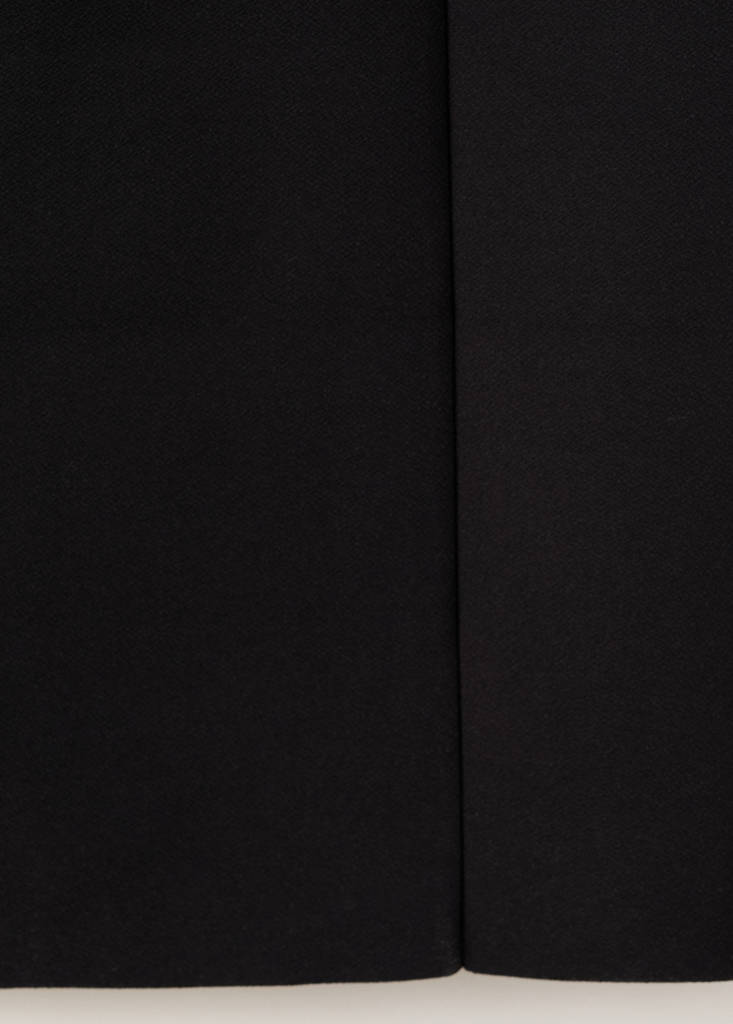 V-neckline fitted dress — Black