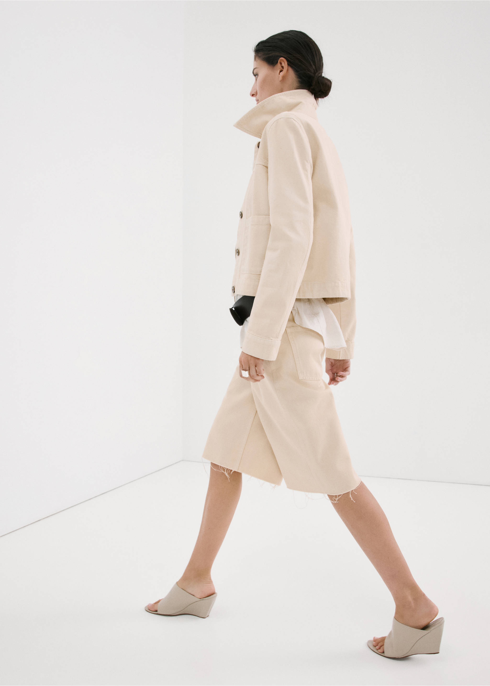 Low-rise denim bermuda shorts - Details of the article 2, Vanilla. Ref: 27097142-00.