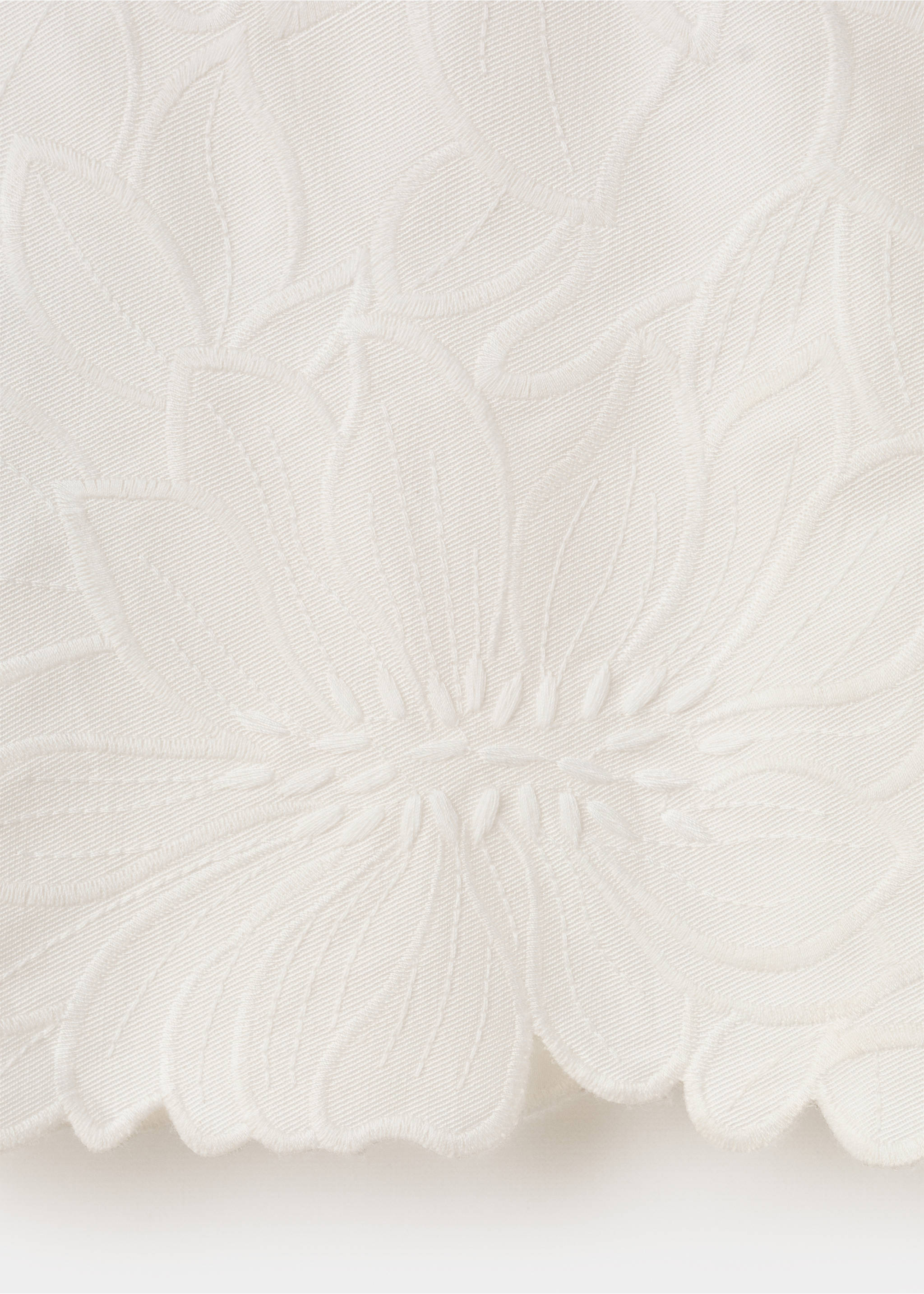 Embroidered flower top - Details of the article 0, Off White. Ref: 27097149-00.