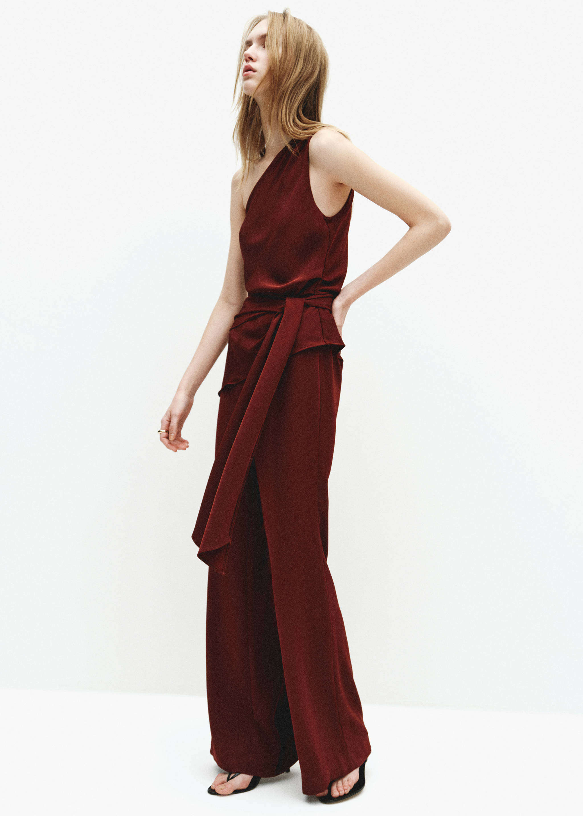 Asymmetrical jumpsuit with bow - General plane