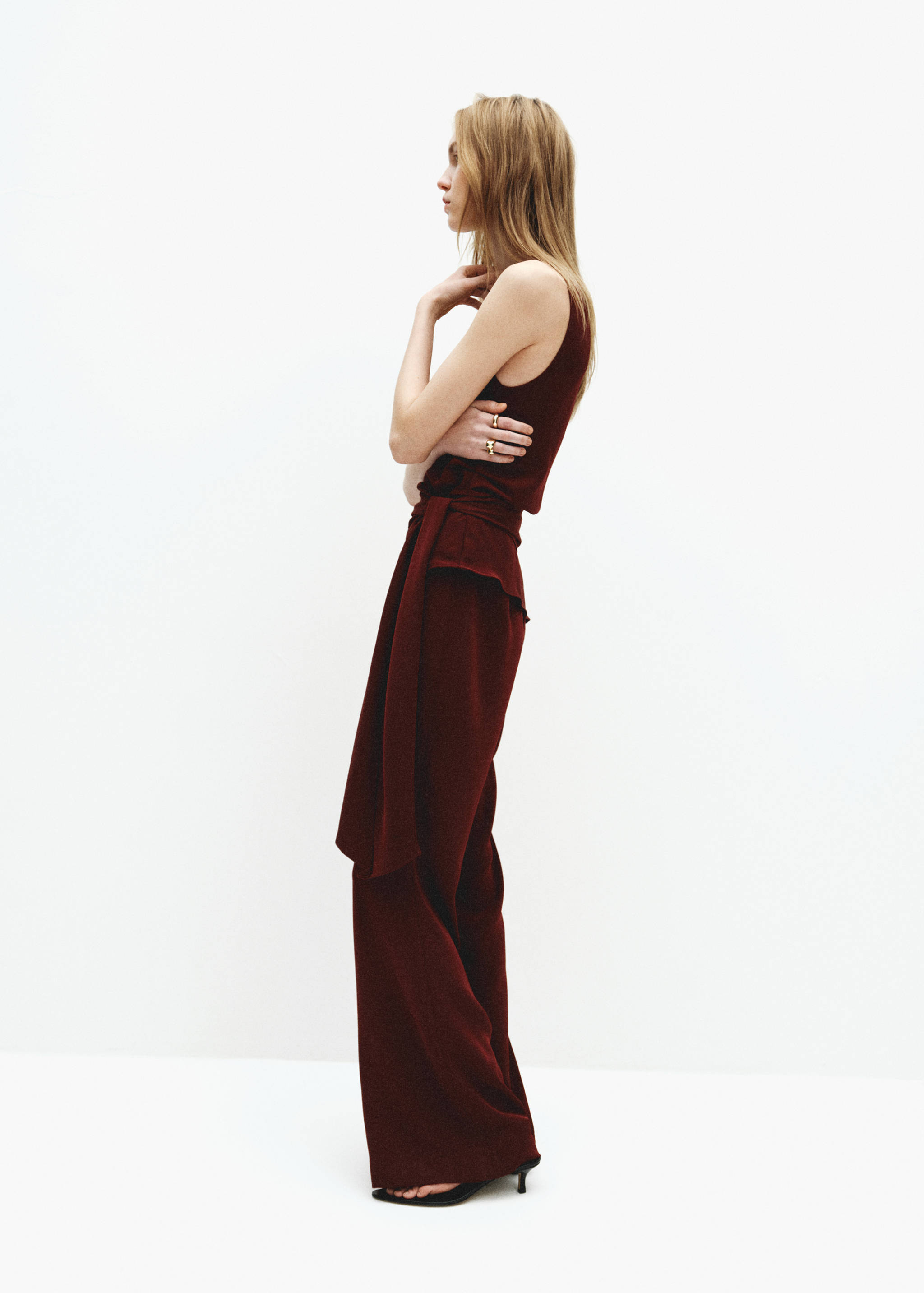 Asymmetrical jumpsuit with bow - Details of the article 1