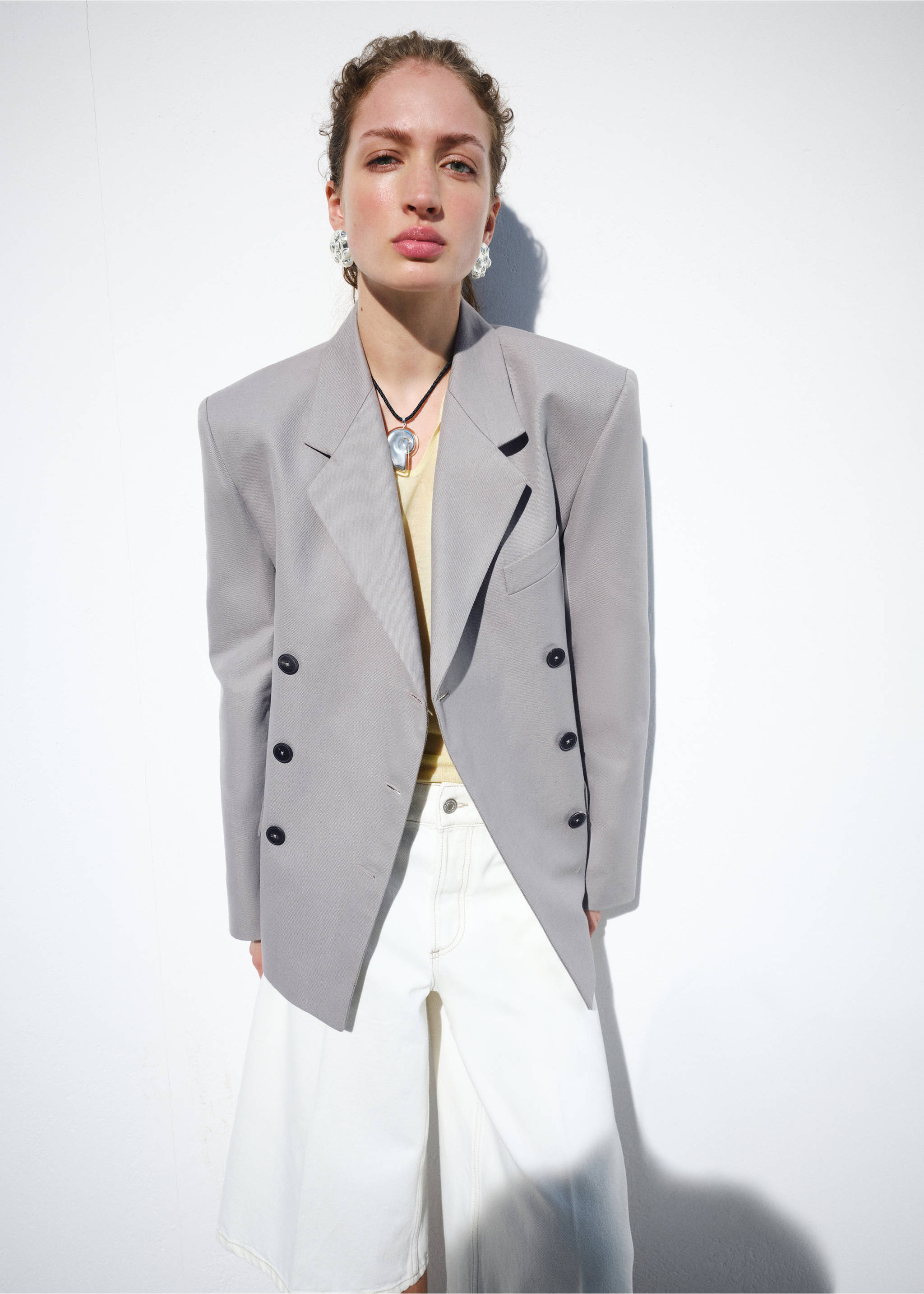 Straight mid-rise bermuda shorts - Medium plane, Off White. Ref: 27097163-00.