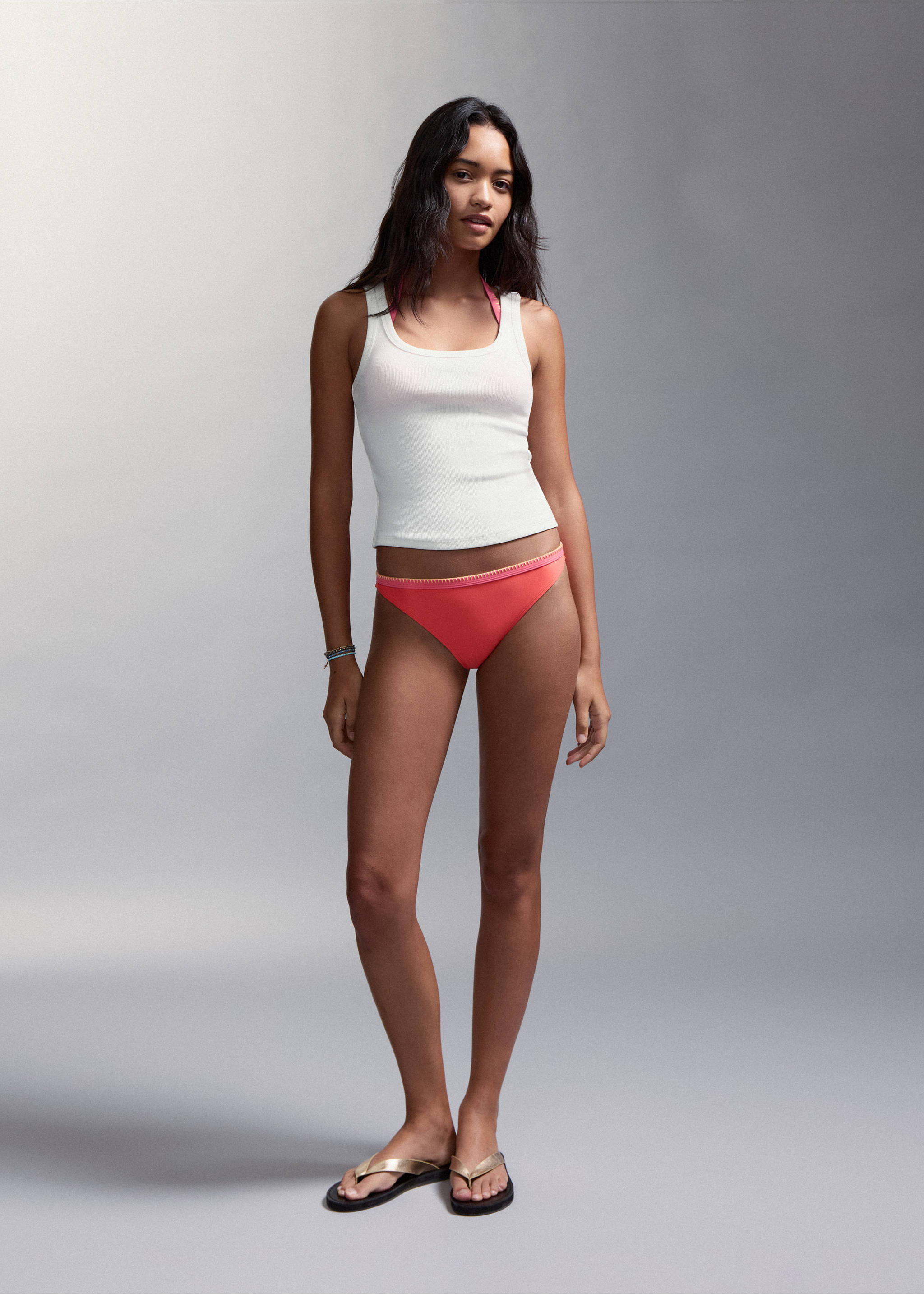 Embroidered bikini with classic briefs - General plane, Coral Red. Ref: 27097775-00.