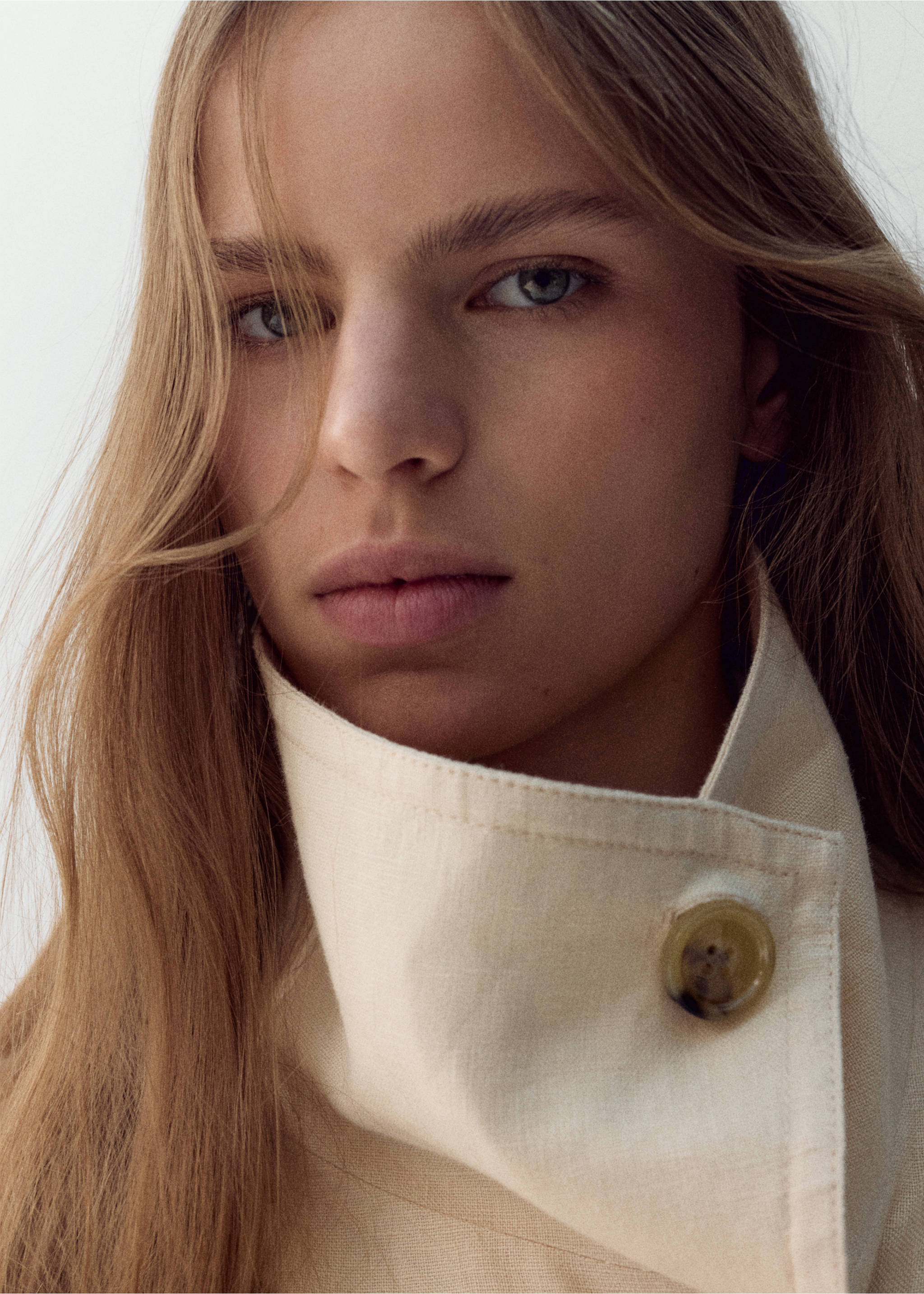 Linen funnel neck trench coat - Details of the article 1, Ecru. Ref: 27097778-01.