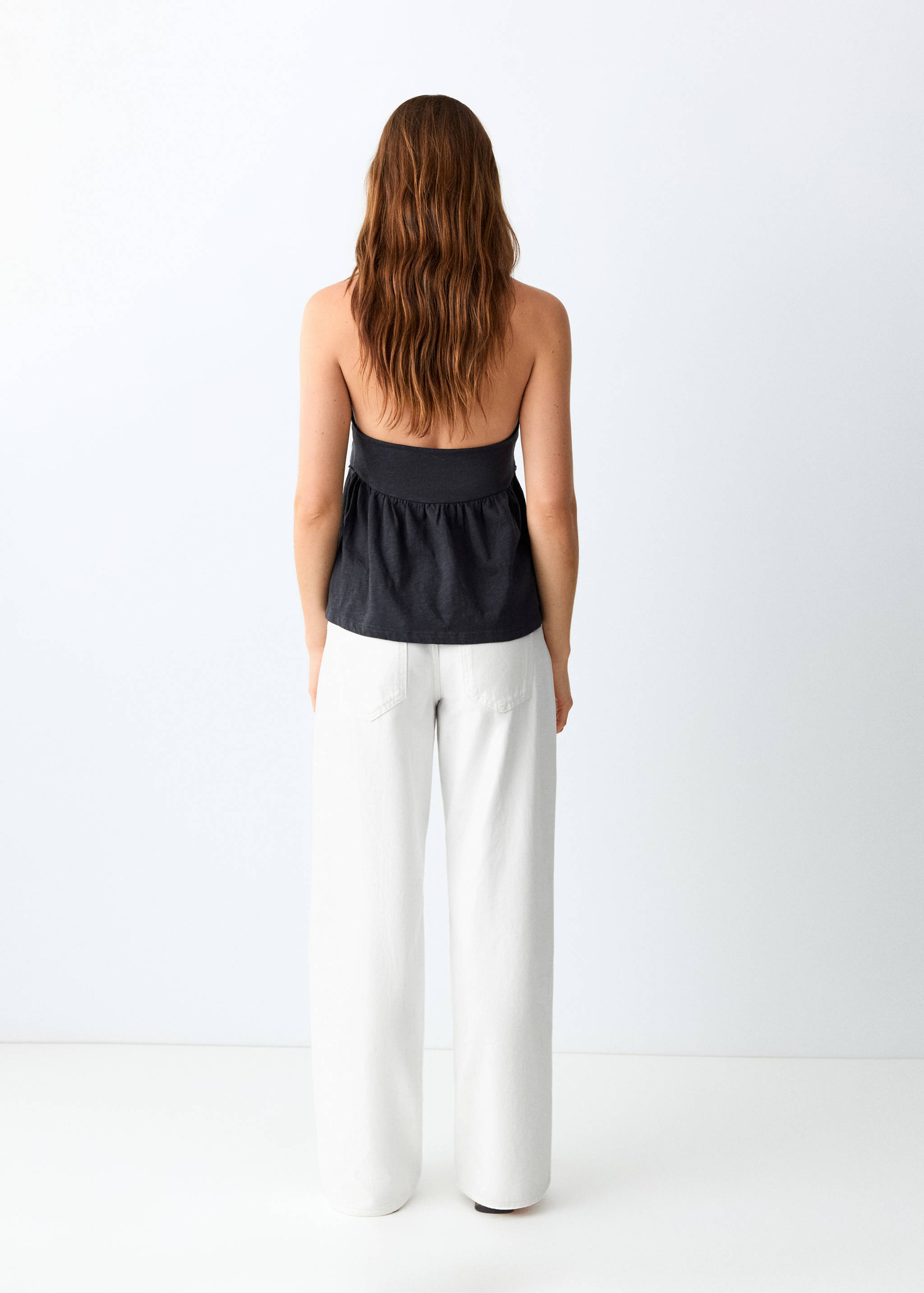 Weit geschnittene Jeans mit Stickerei und Cut-Outs - Rückseite des Artikels