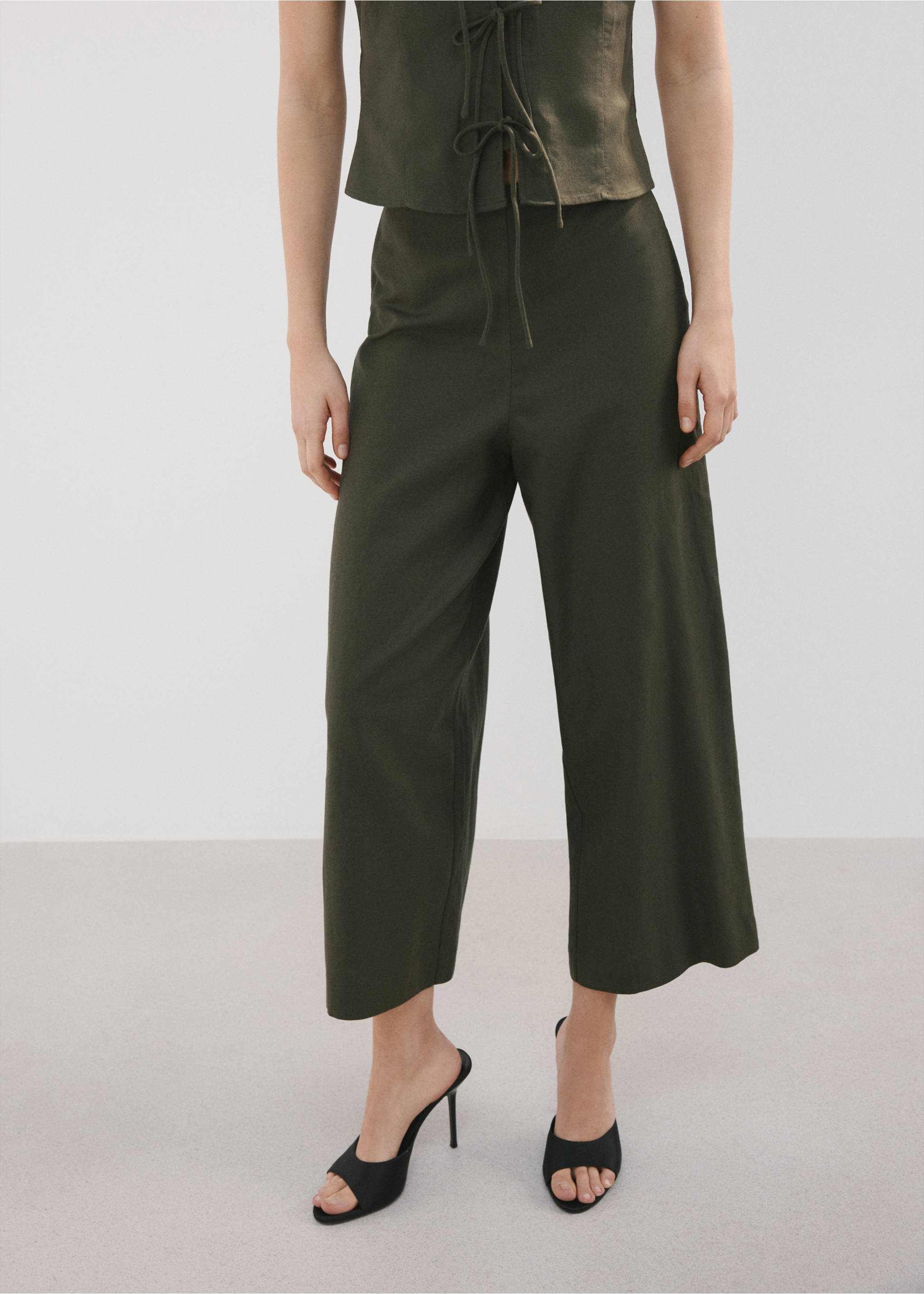 Straight linen-blend trousers - Medium plane, Khaki. Ref: 27097781-00.
