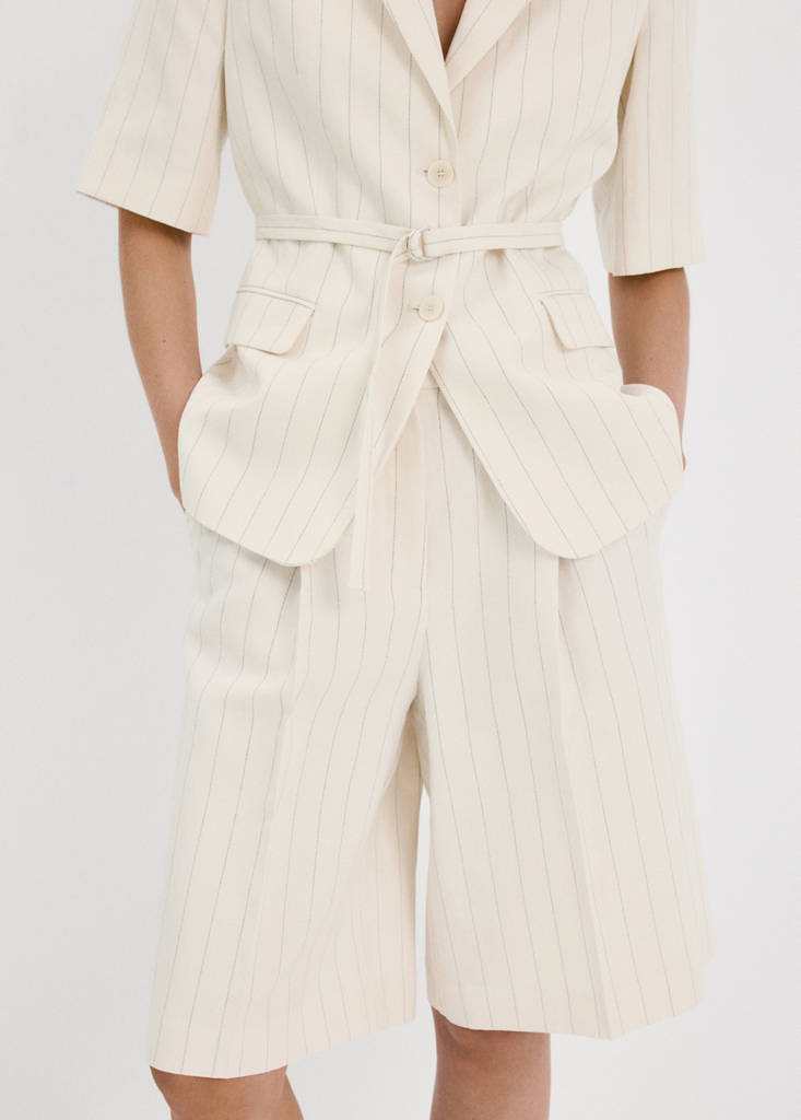 Straight linen Bermuda shorts — Ecru