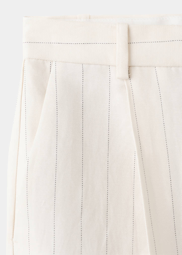Straight linen Bermuda shorts — Ecru