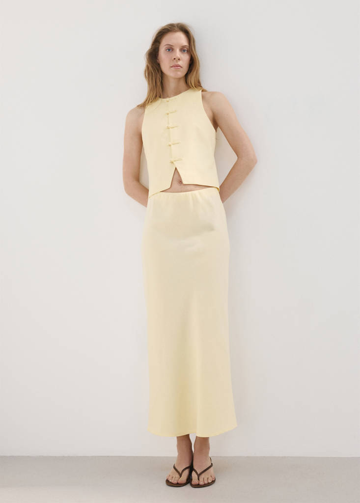 Linen toggle waistcoat — Vanilla