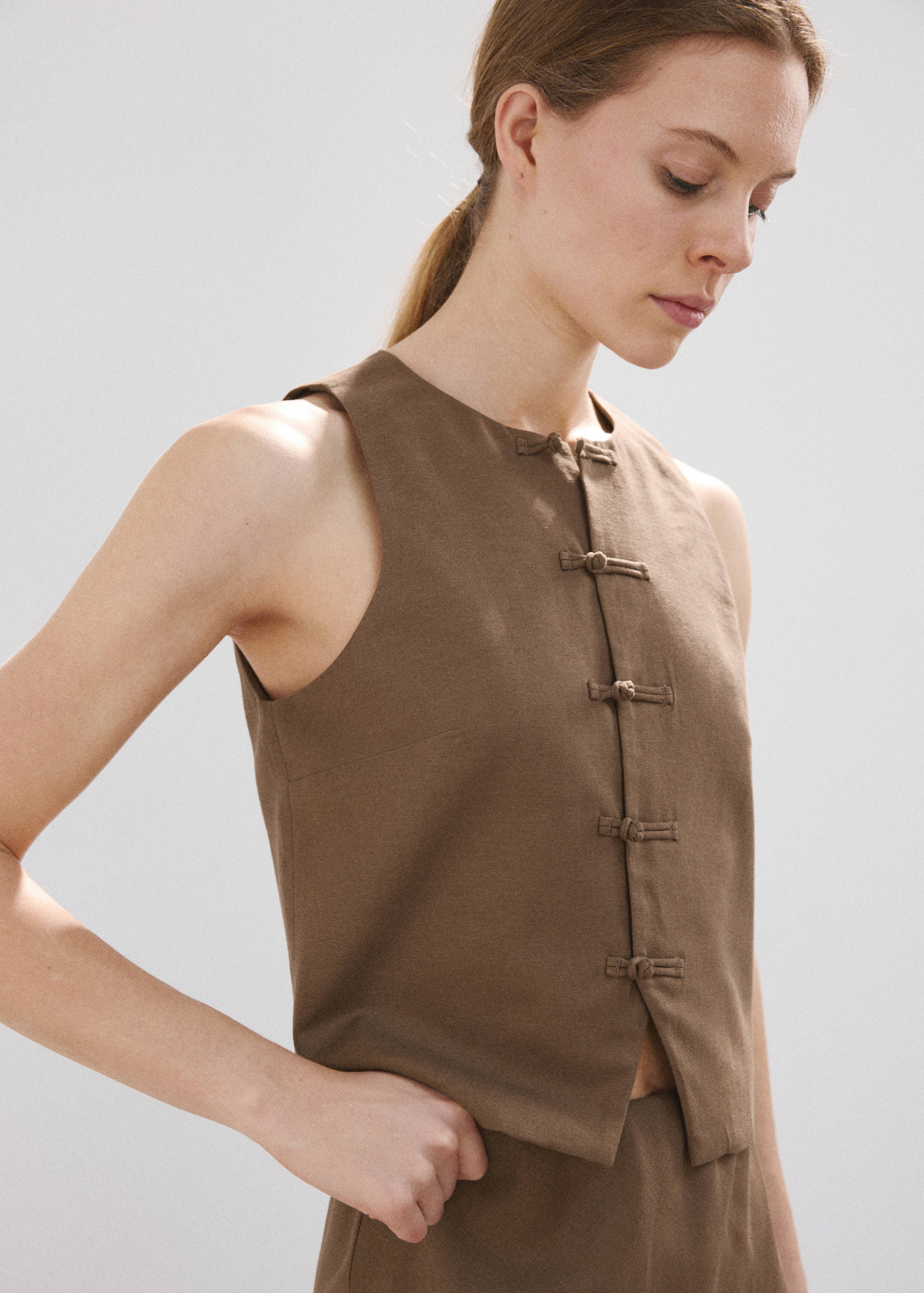 Chaleco traje mezcla lino - Plano medio