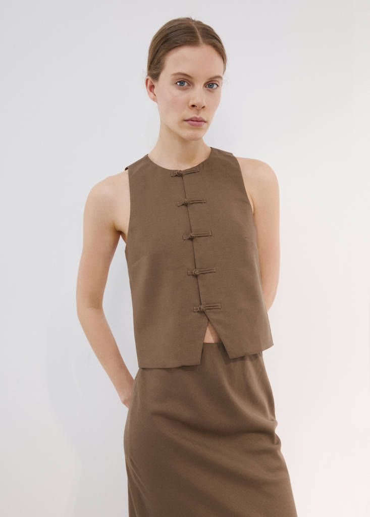 Linen toggle waistcoat — Brown