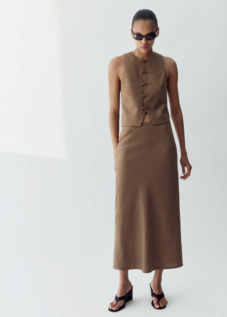 Linen toggle waistcoat — Brown