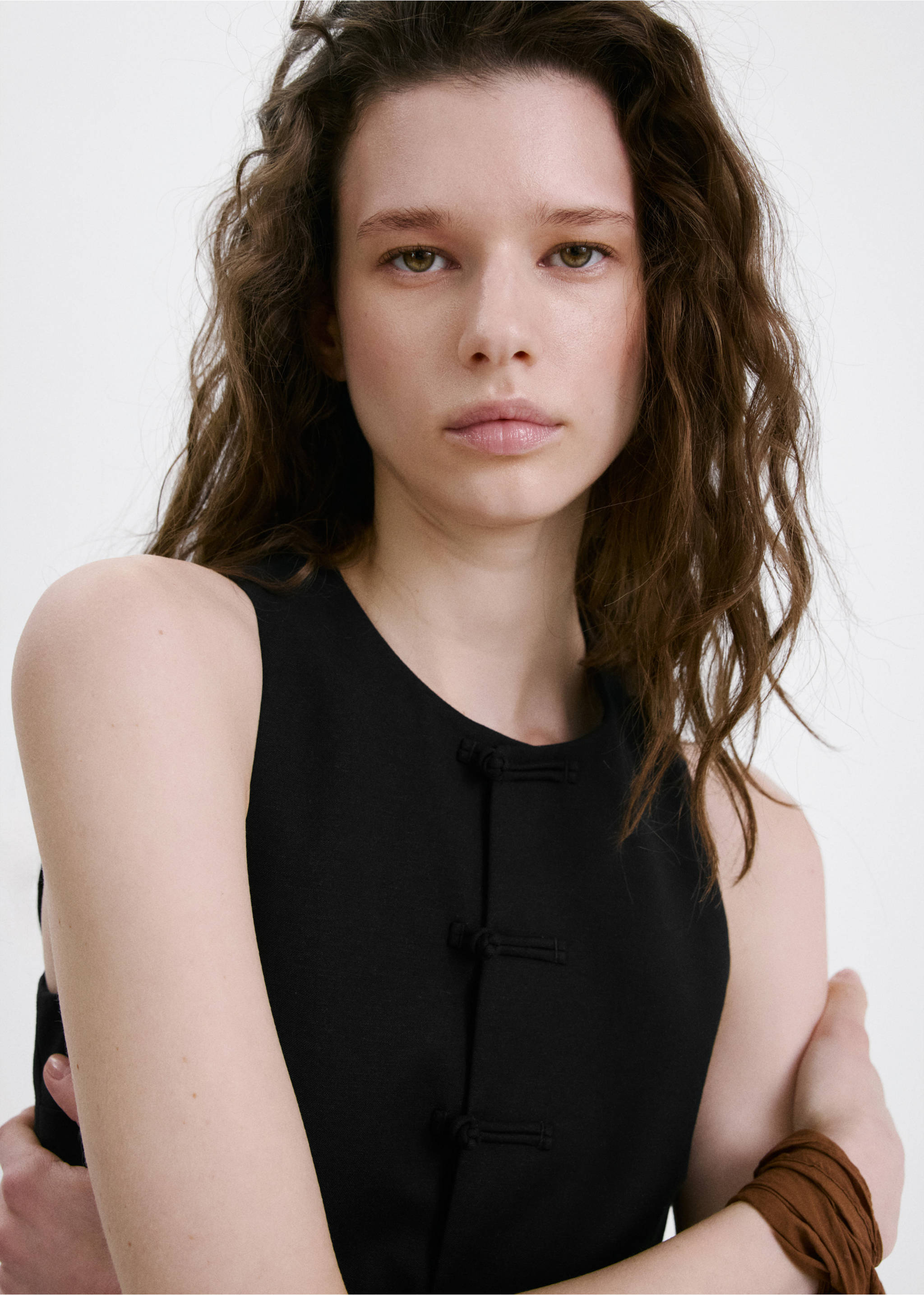 Chaleco traje mezcla lino - Detalle del artículo 1, Negro. Ref: 27097783-00.