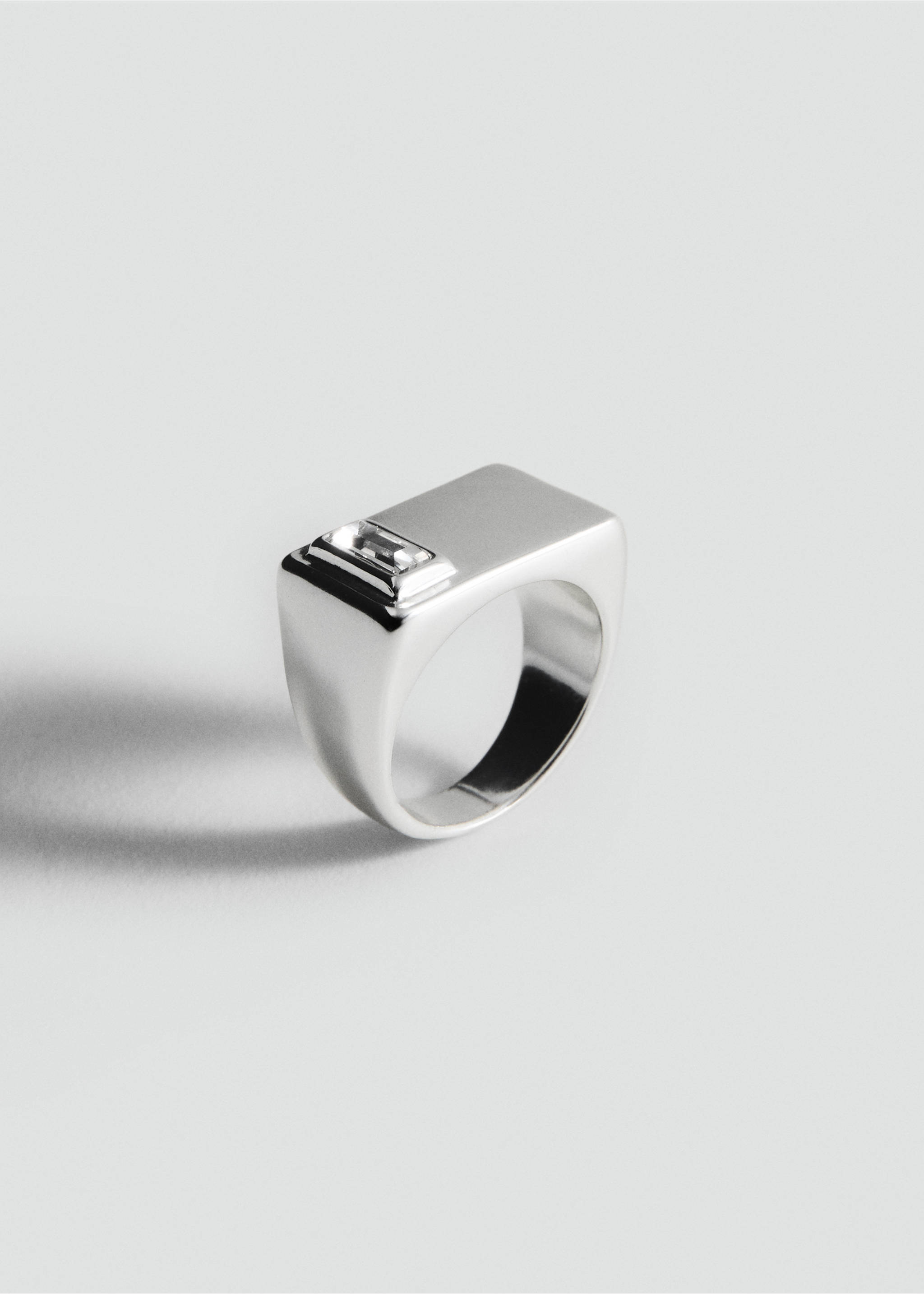 Bague géométrique ornement cristaux - Plan moyen, Argent. Ref: 27097788-00.