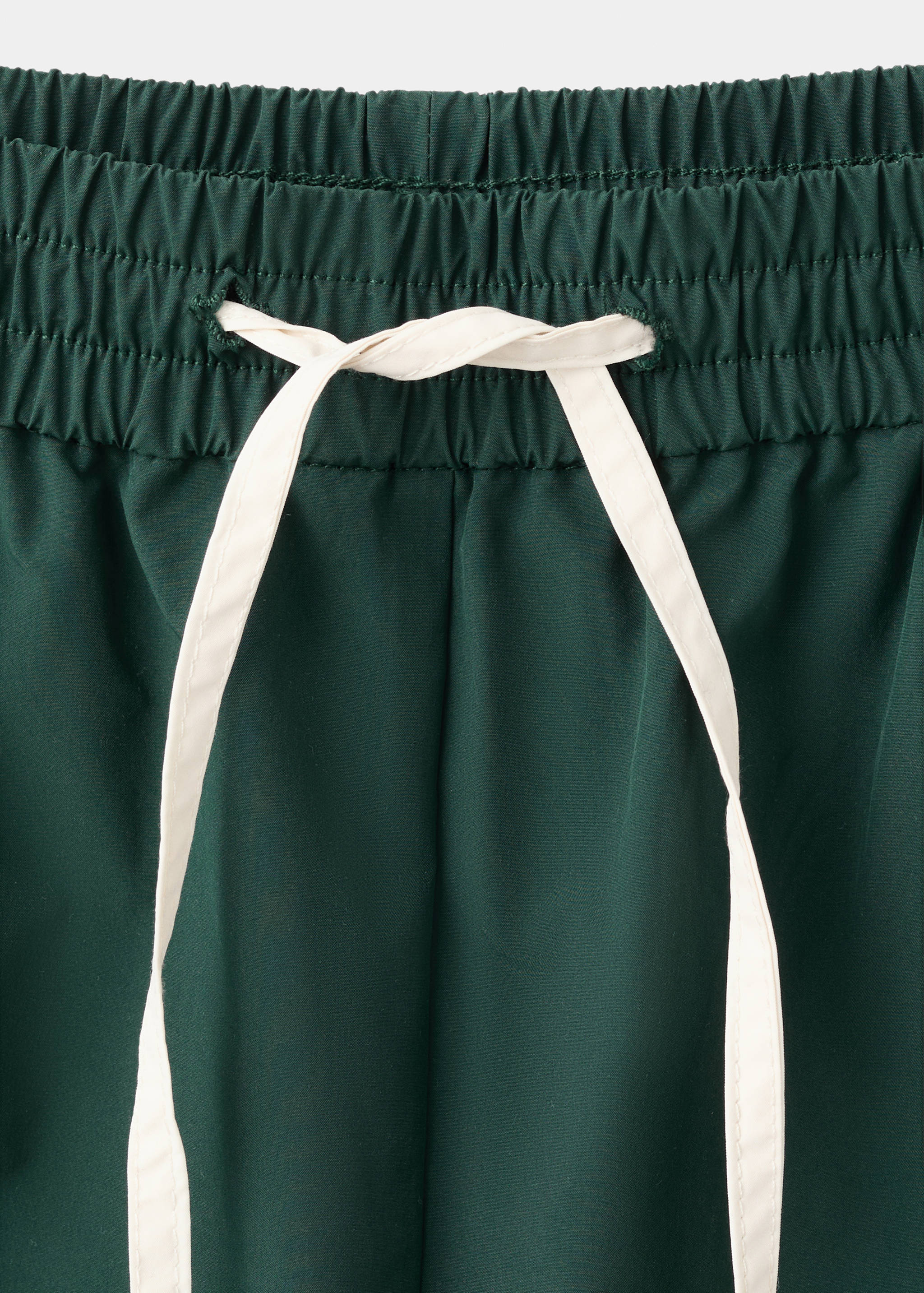 Shorts with contrasting trim - Details of the article 8