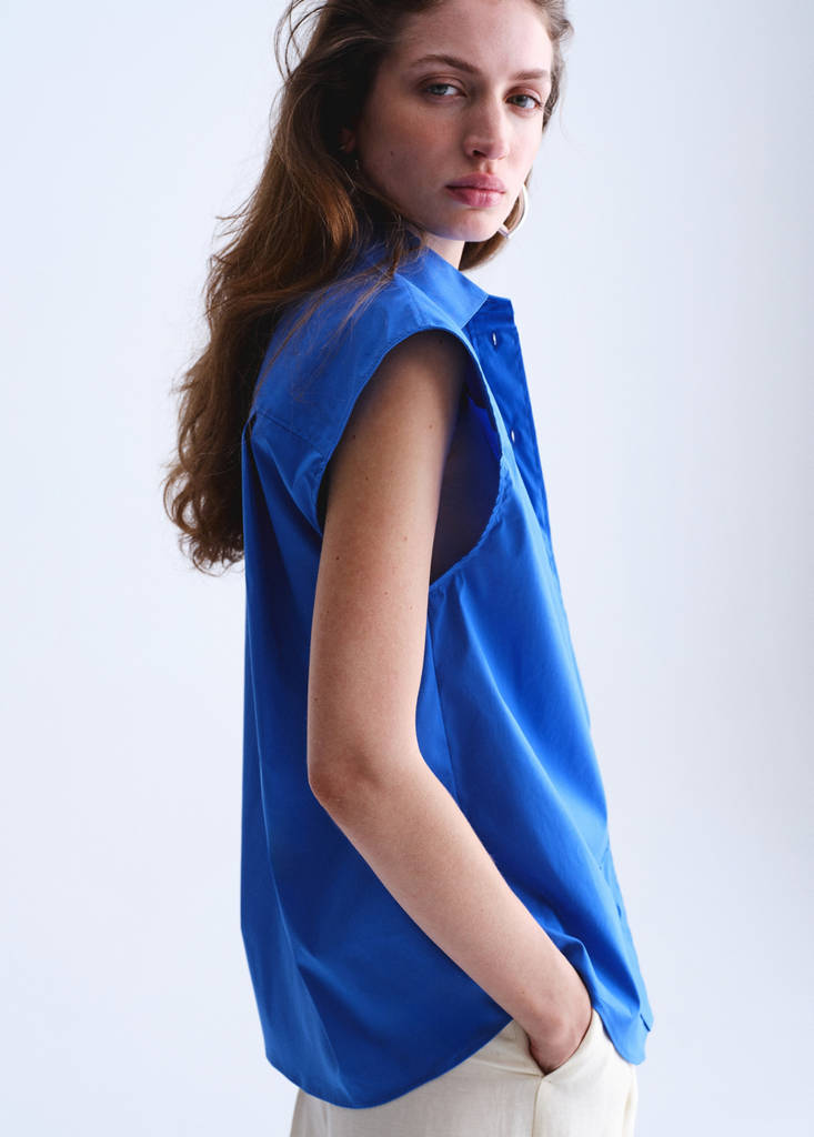 Sleeveless poplin shirt — Blue