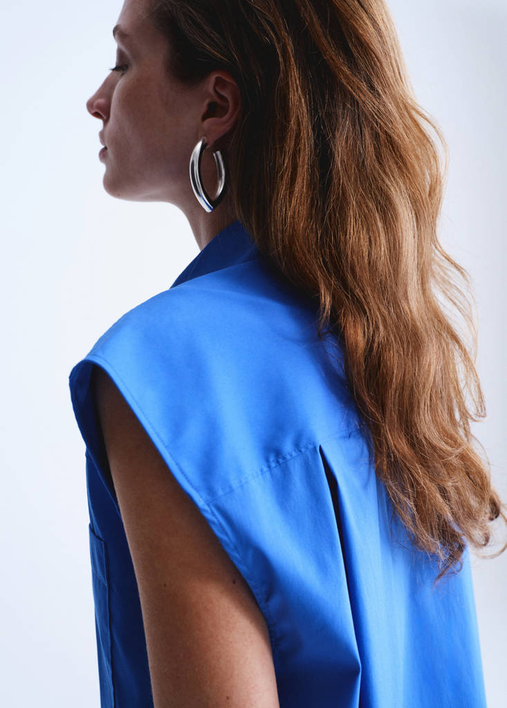Sleeveless poplin shirt — Blue