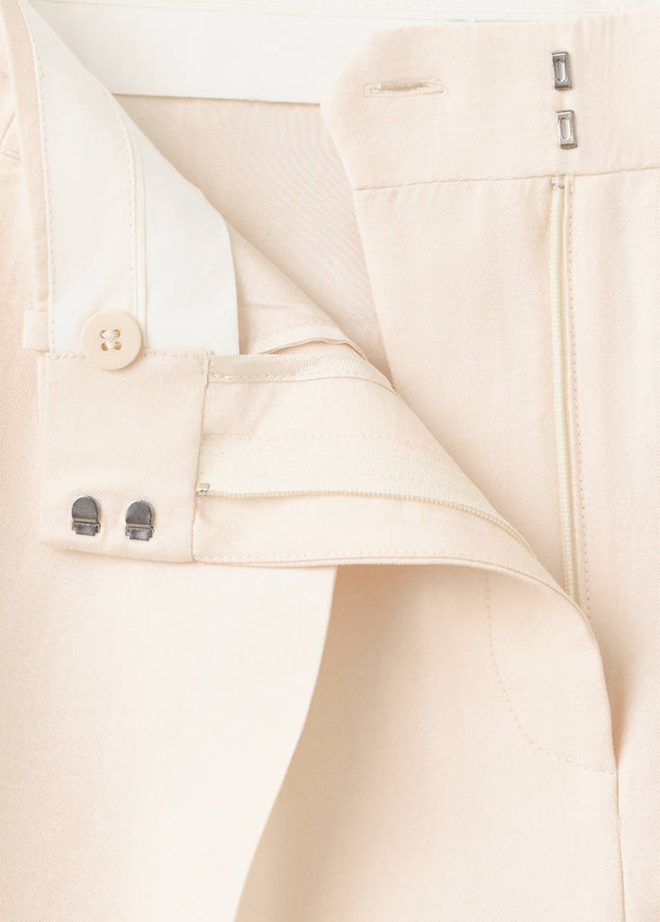 Straight-fit lyocell bermuda shorts — Ecru