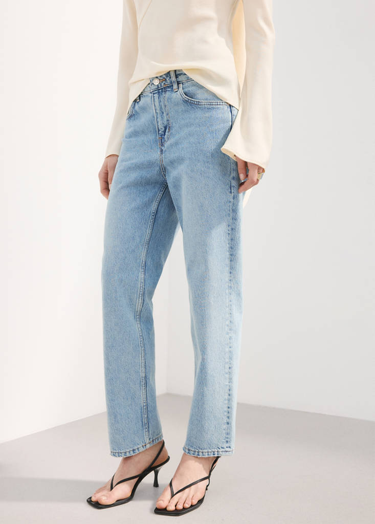 Mid-rise straight jeans