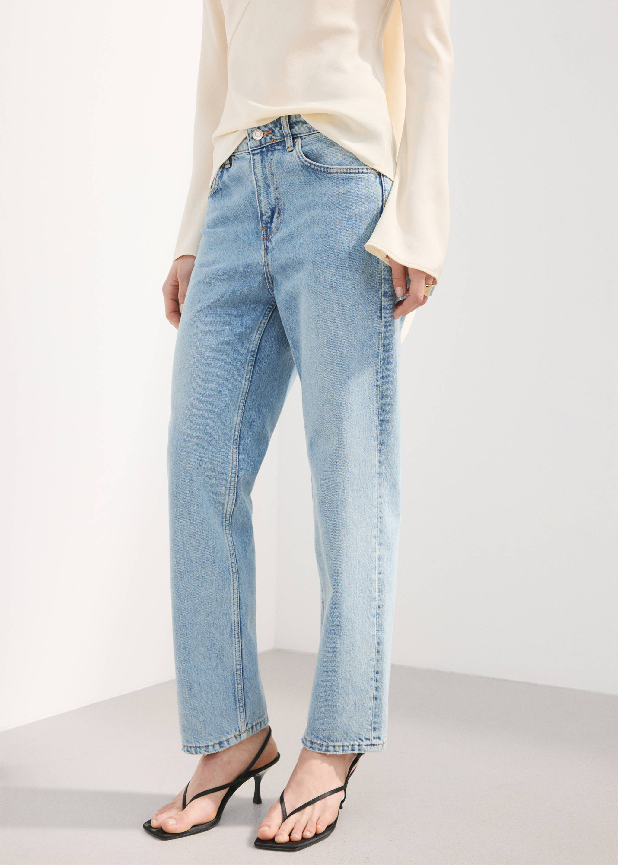 Jean droit taille normale - Plan moyen