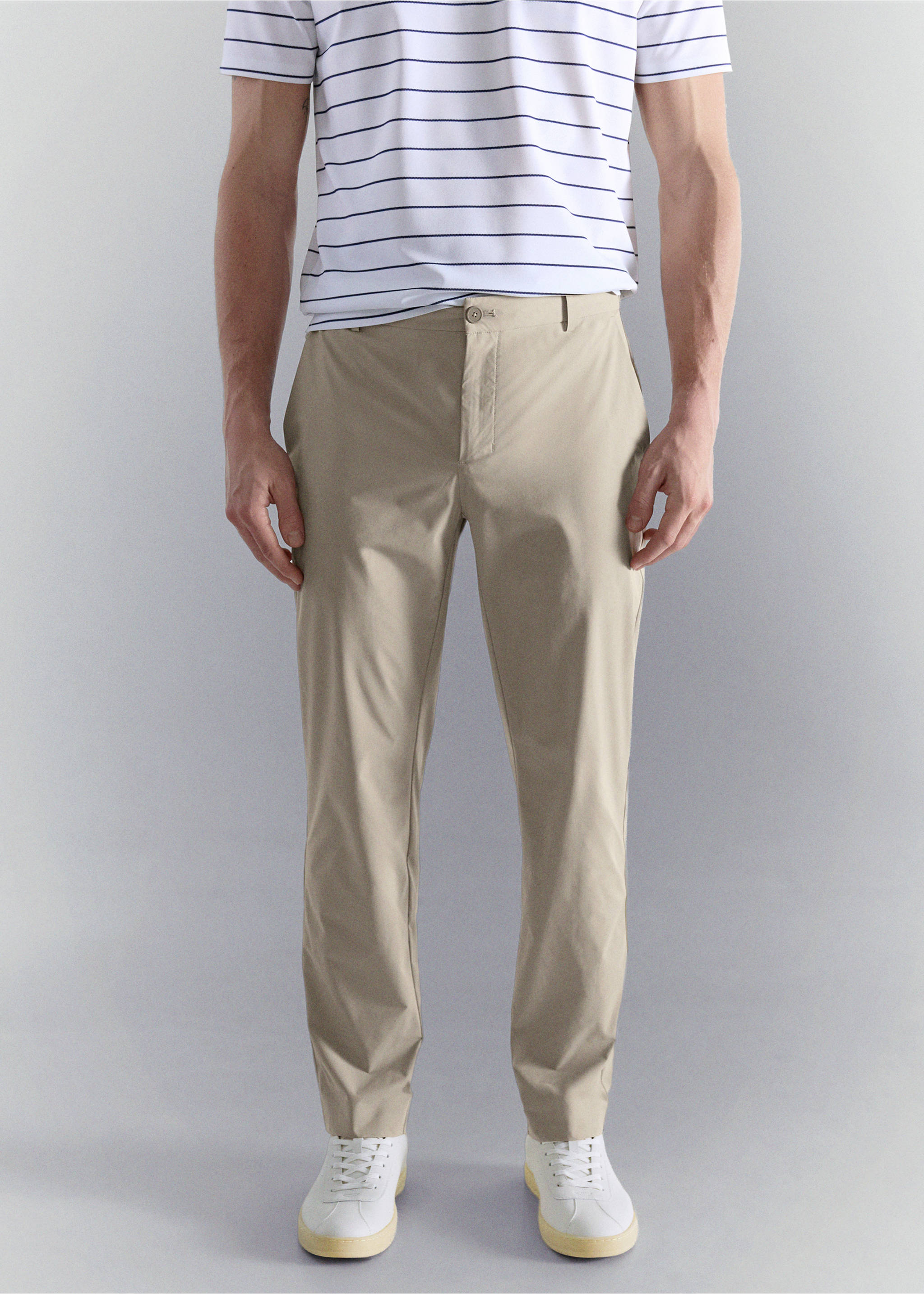 Calças slim fit repelentes de água - Plano médio, Bege. Ref: 27097893-00.