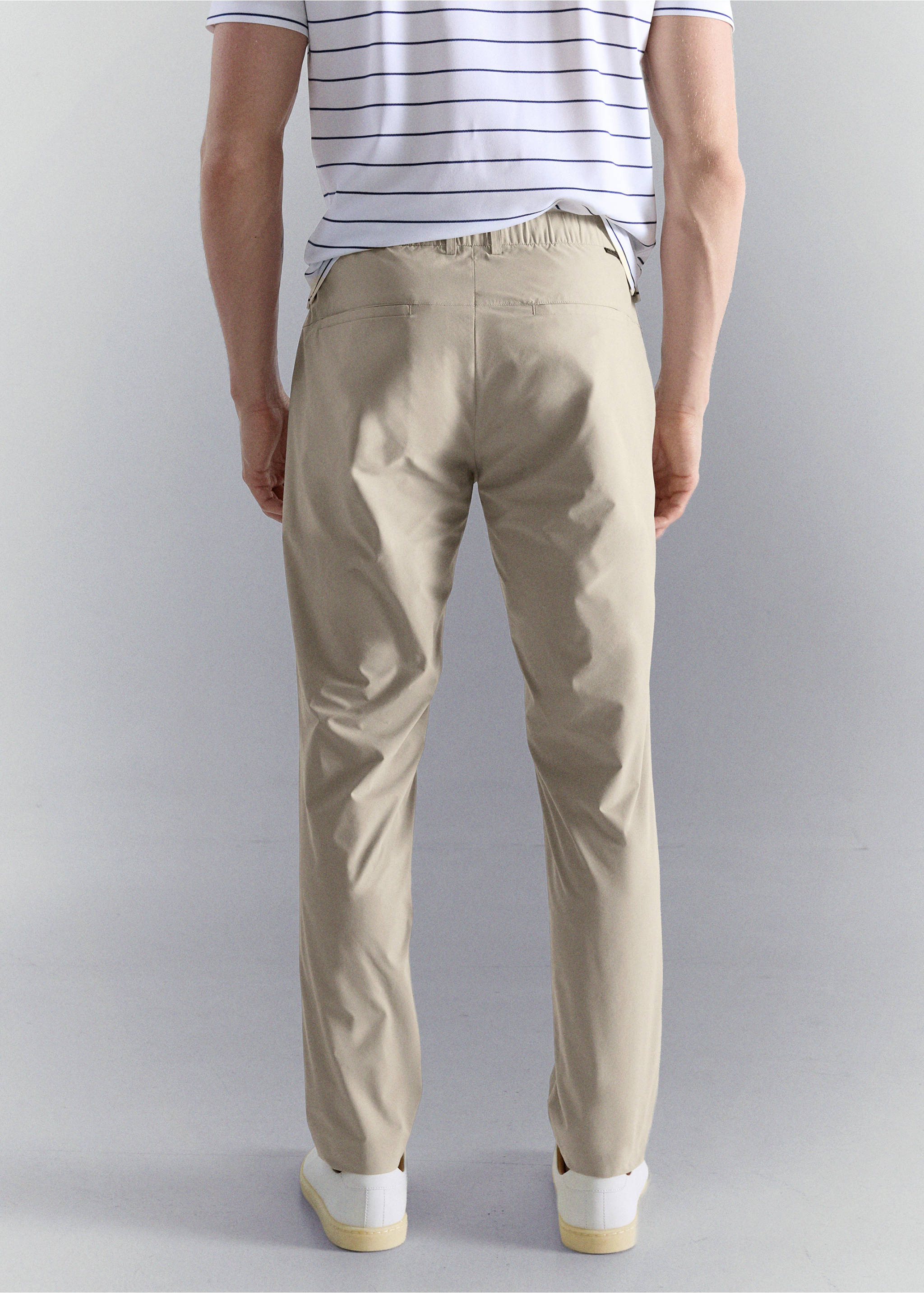 Calças slim fit repelentes de água - Verso do artigo, Bege. Ref: 27097893-00.