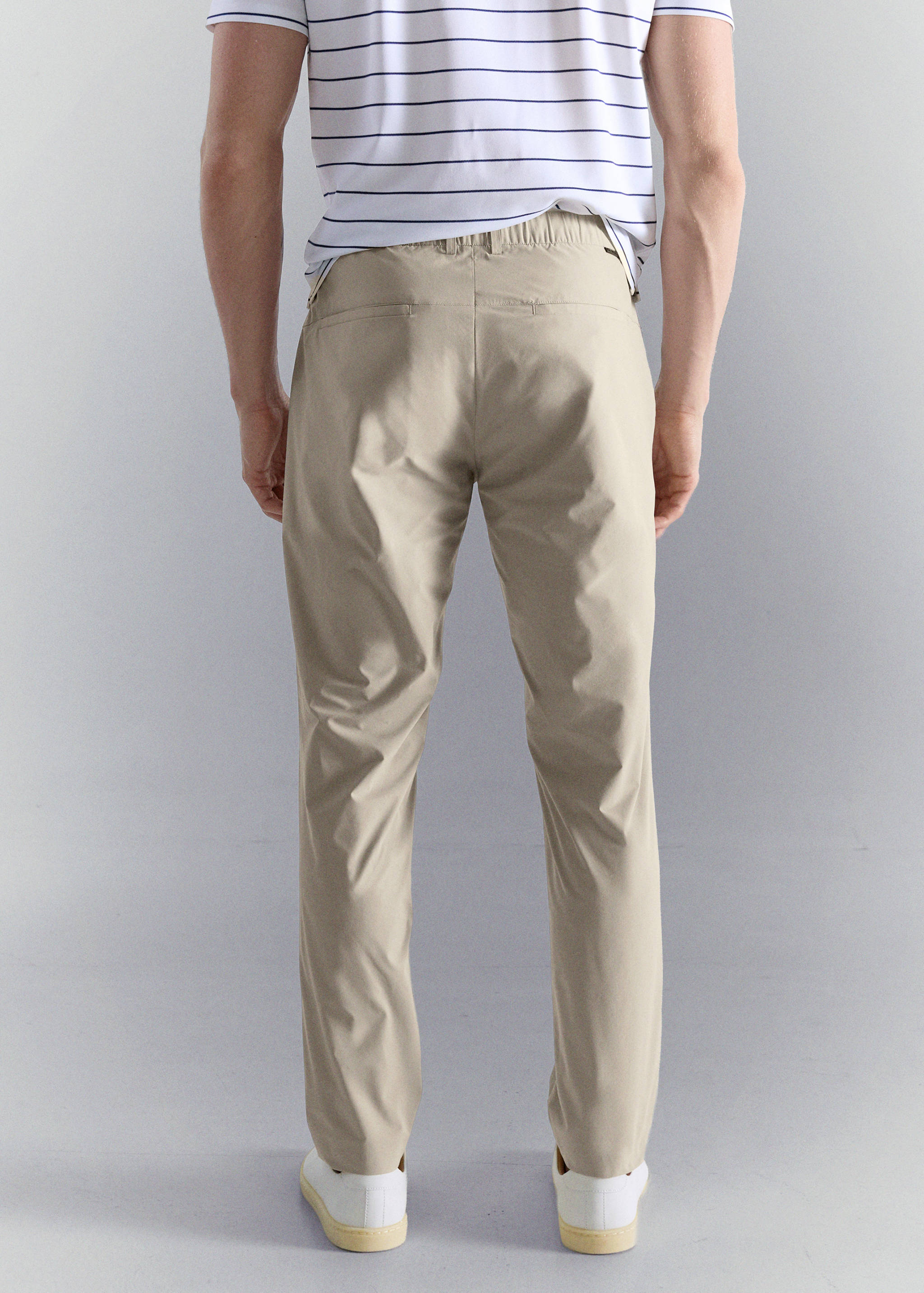 بنطلون سليم فيت طارد للماء - الجهة الخلفية للمنتج