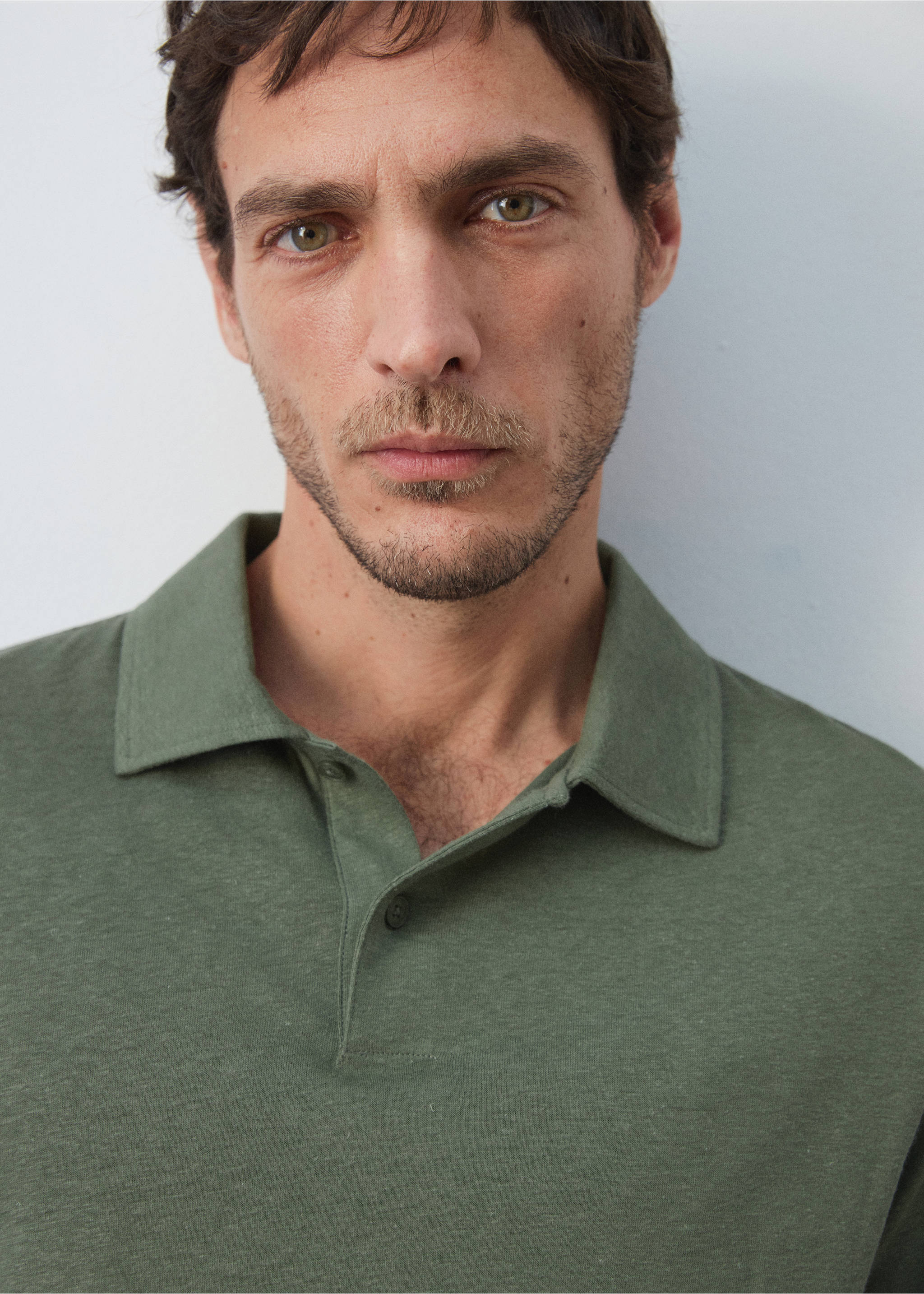 Polo lin slim-fit - Détail de l'article 1, Vert forêt. Ref: 27097894-00.