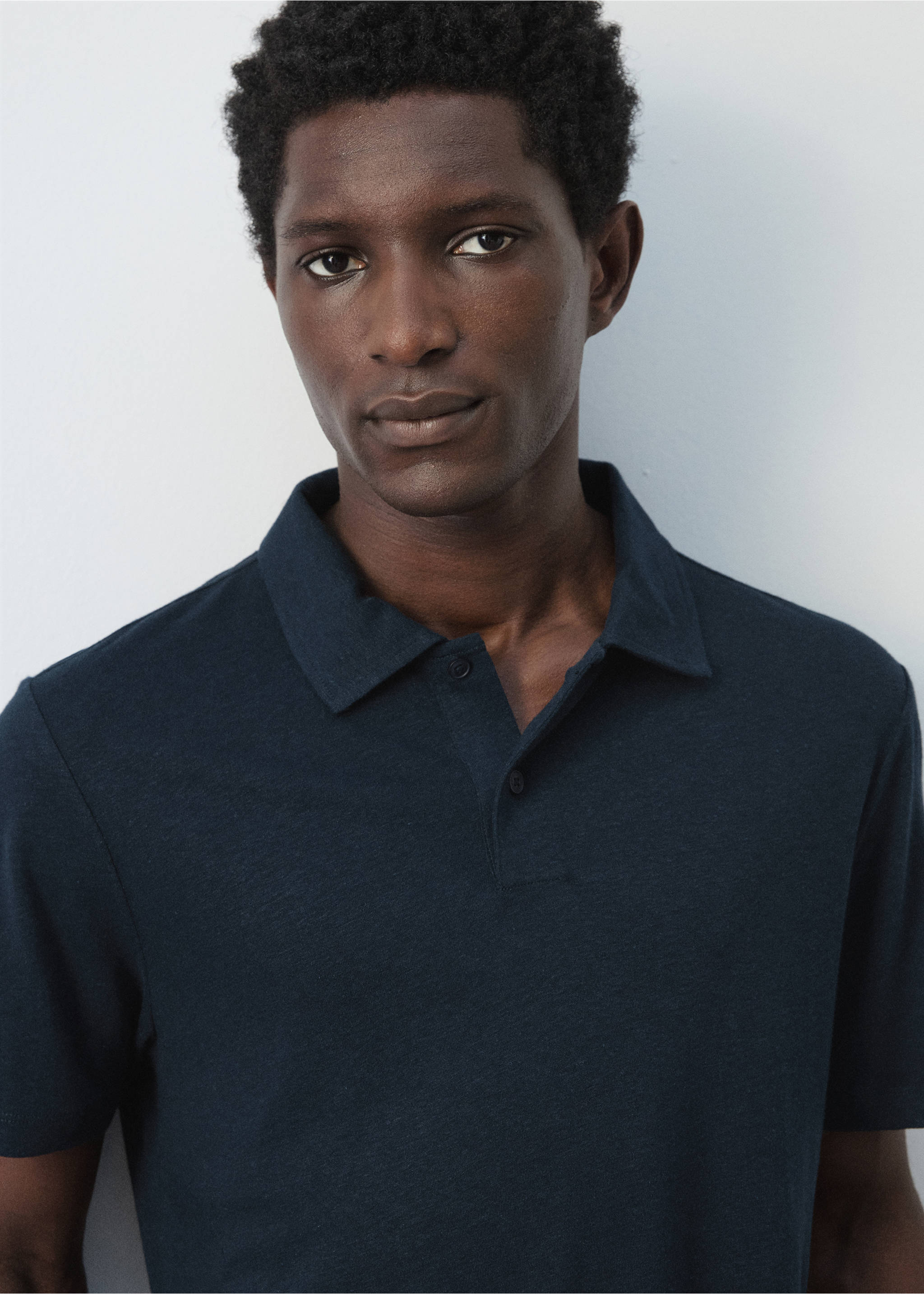 Polo lin slim-fit - Détail de l'article 1, Bleu marine. Ref: 27097894-00.