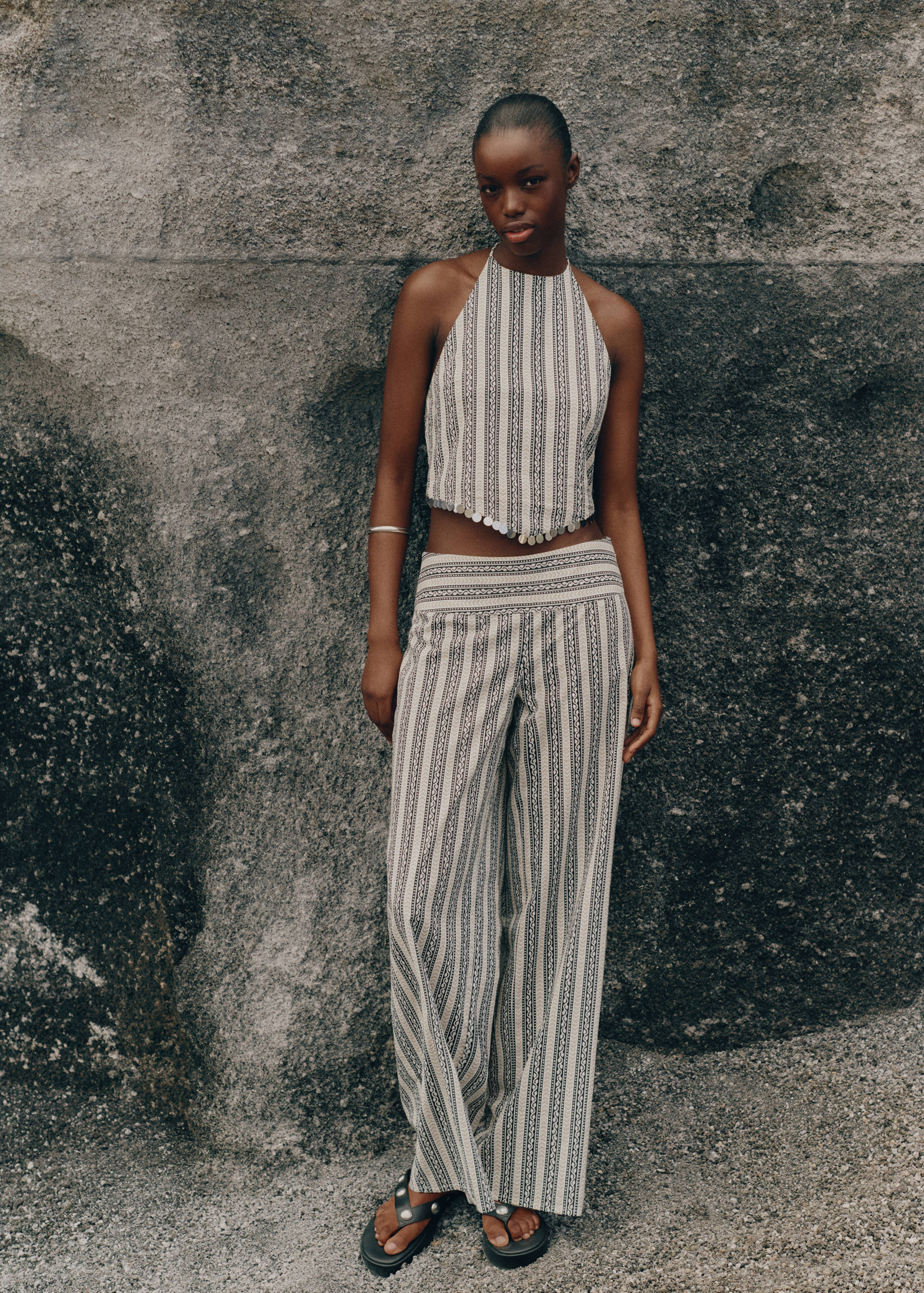 Printed straight trousers - Details of the article 7