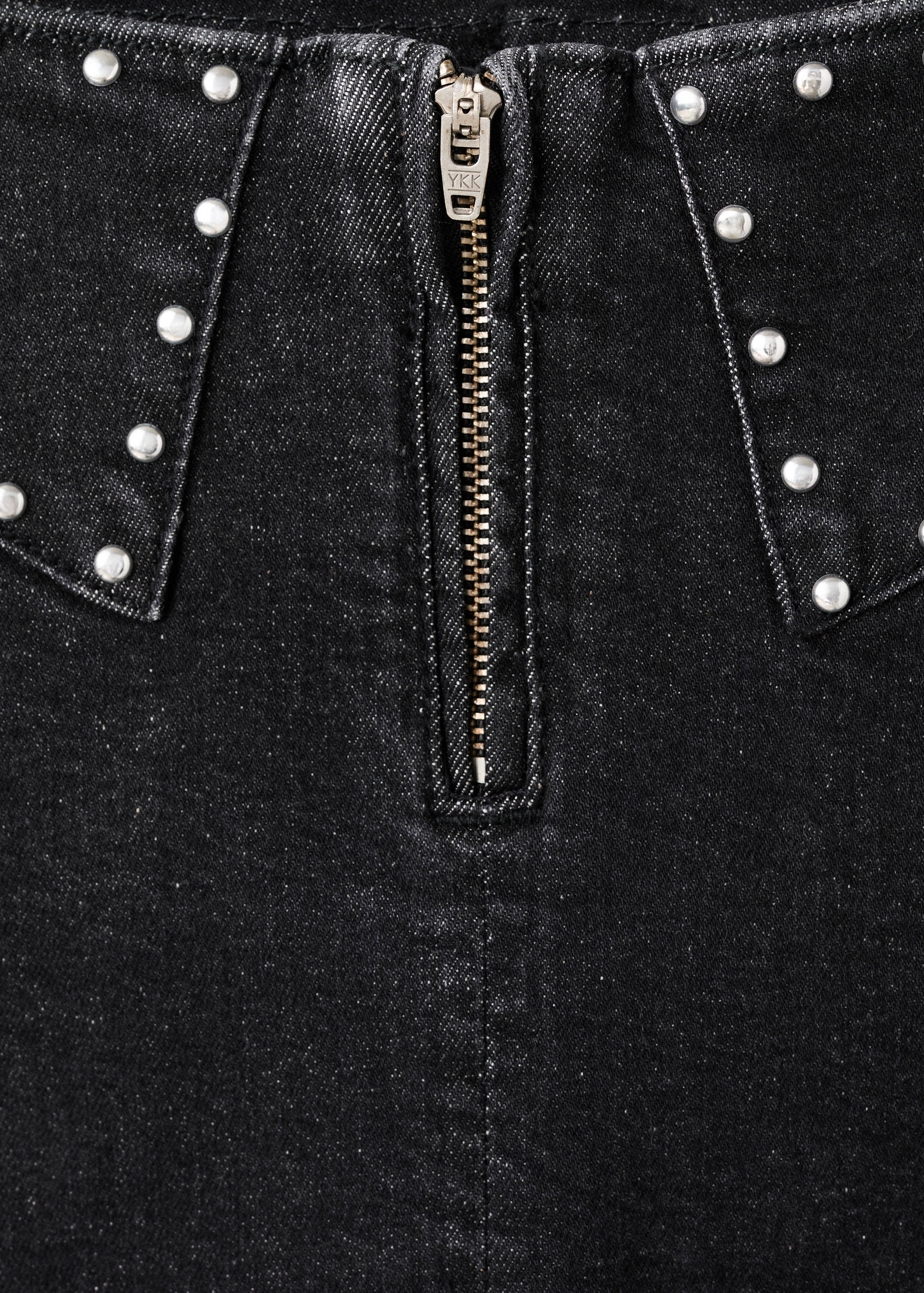 تنورة قصيرة مزينة بالستراس - تفاصيل المنتج 8