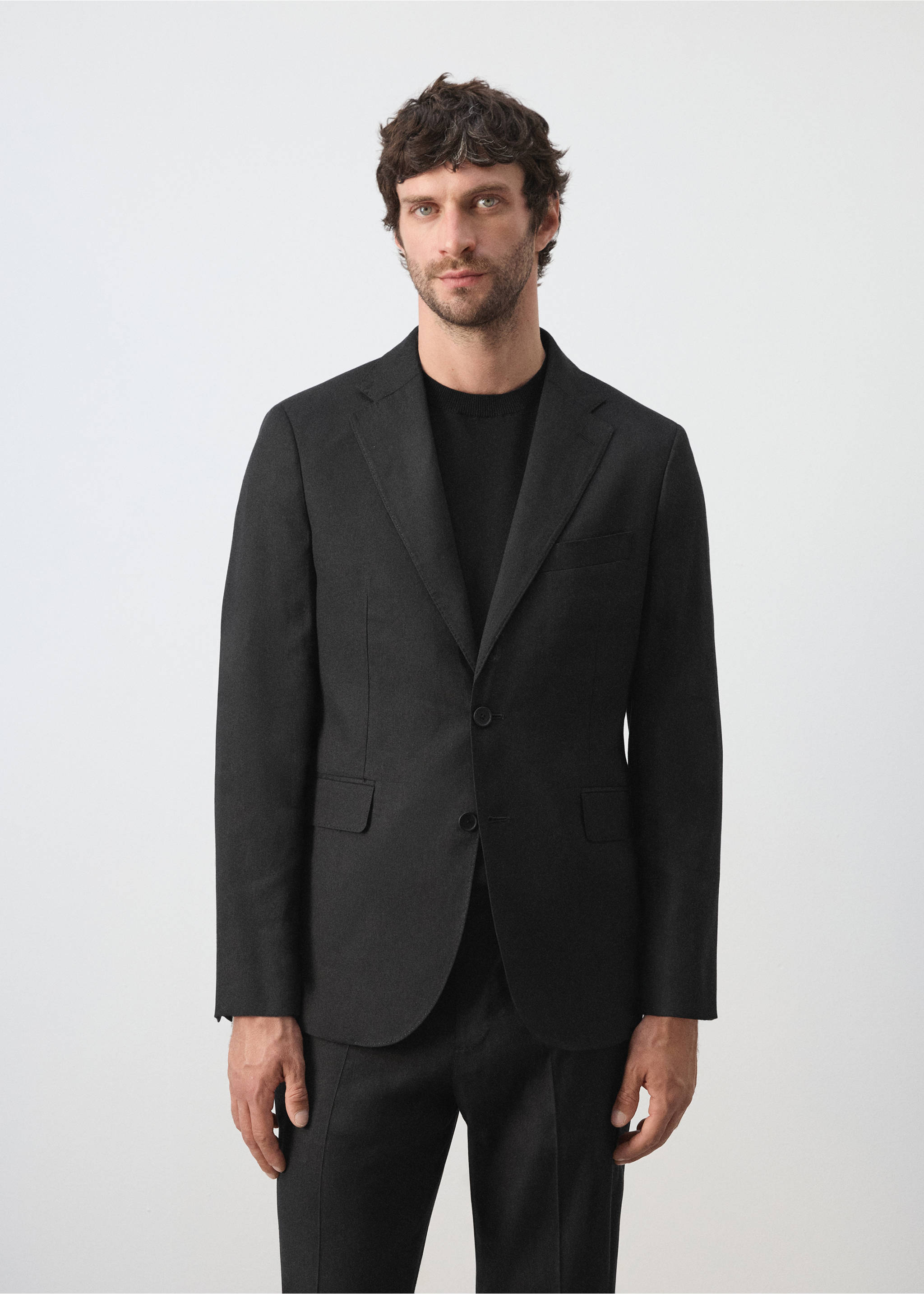Blazer de costume Amalfi slim fit en mélange de lin - Plan moyen, Noir. Ref: 27097910-01.