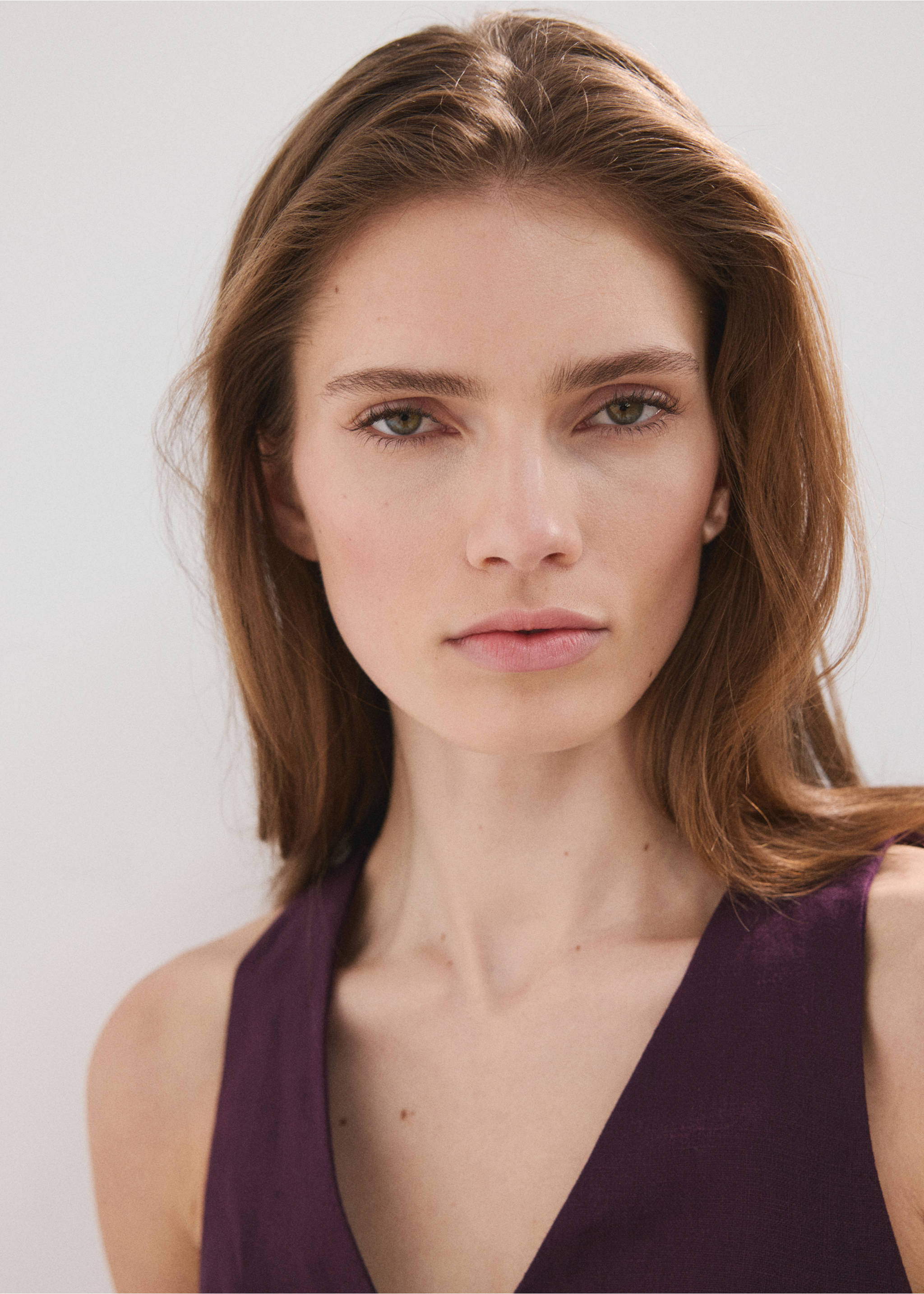 Belt linen jumpsuit - Details of the article 1, Blackberry. Ref: 27097913-00.