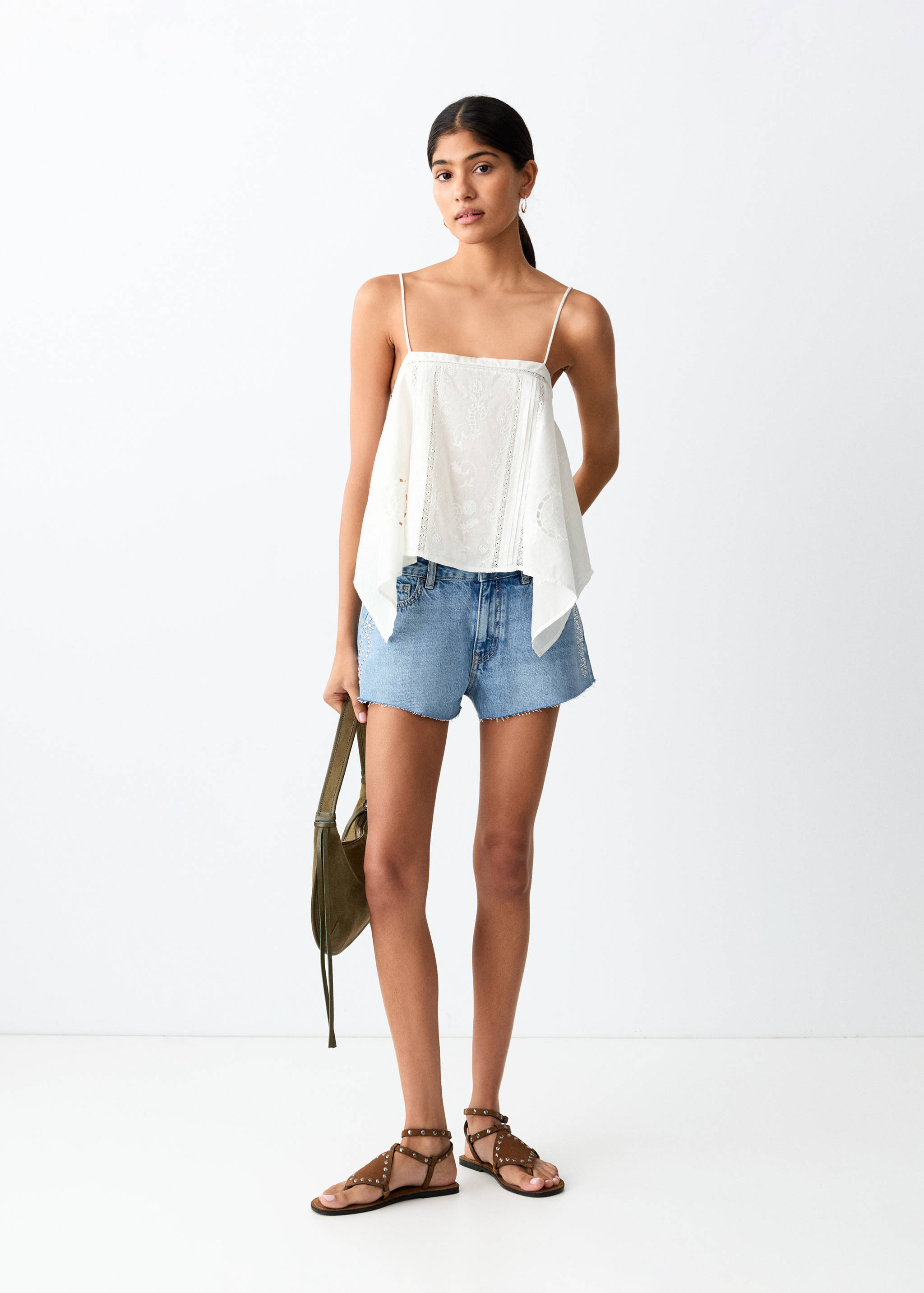 Top bordados calados - Plano general