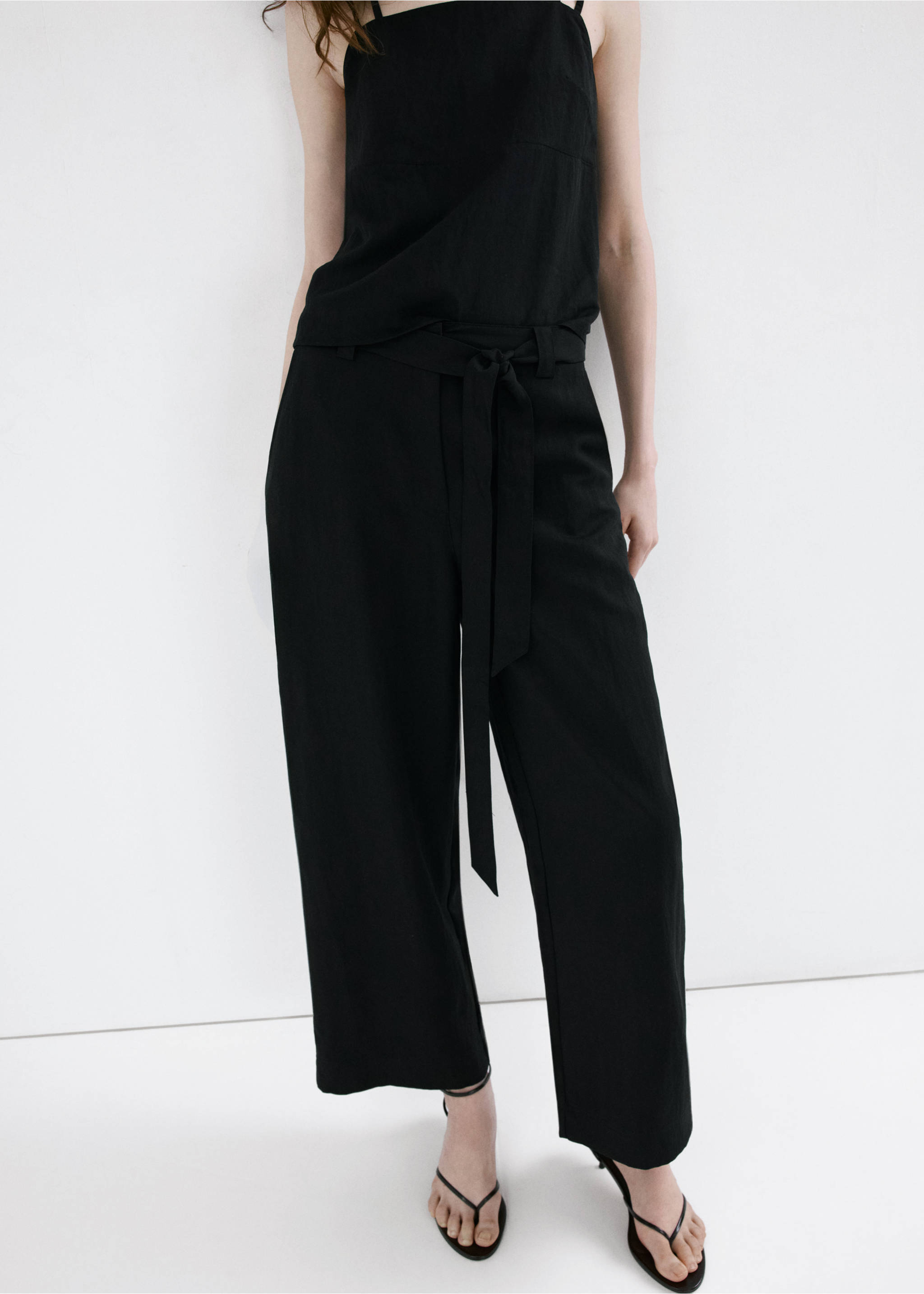Lyocell trousers with belt - Medium plane, Black. Ref: 27097916-00.