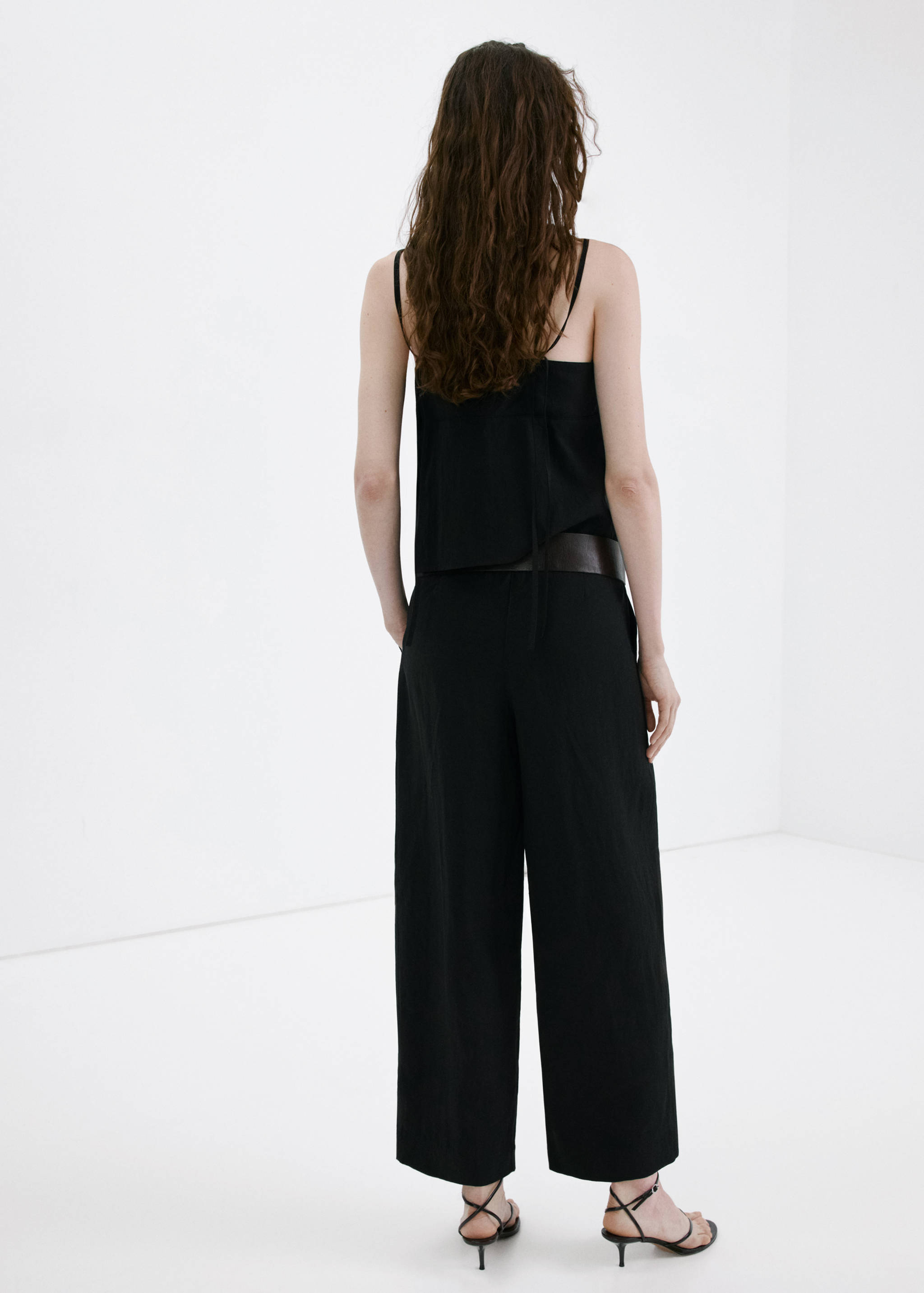 Lyocell trousers with belt - Reverse of the article
