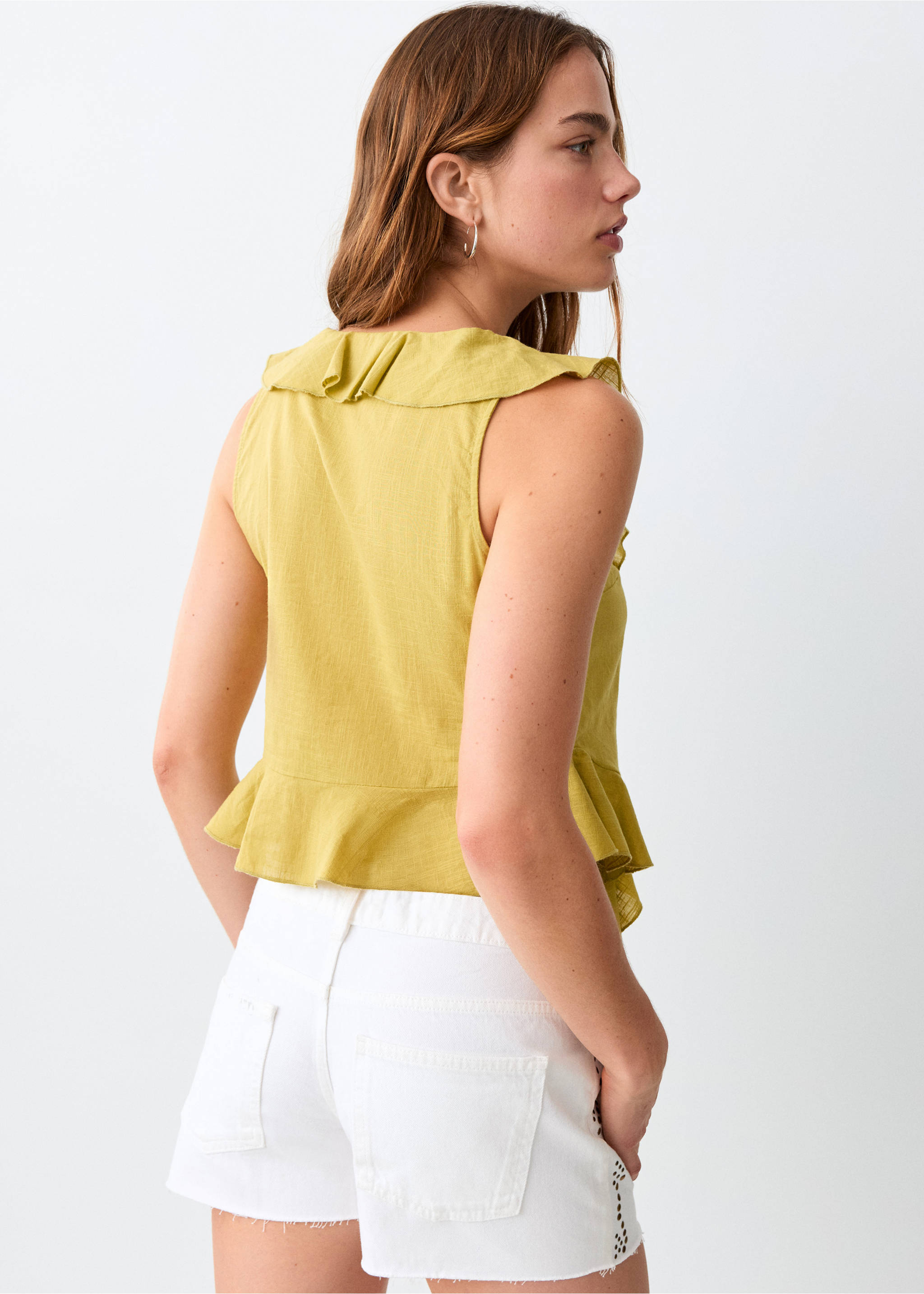 Mini short tachuelas laterales - Reverso del artículo, Blanco roto. Ref: 27097935-00.