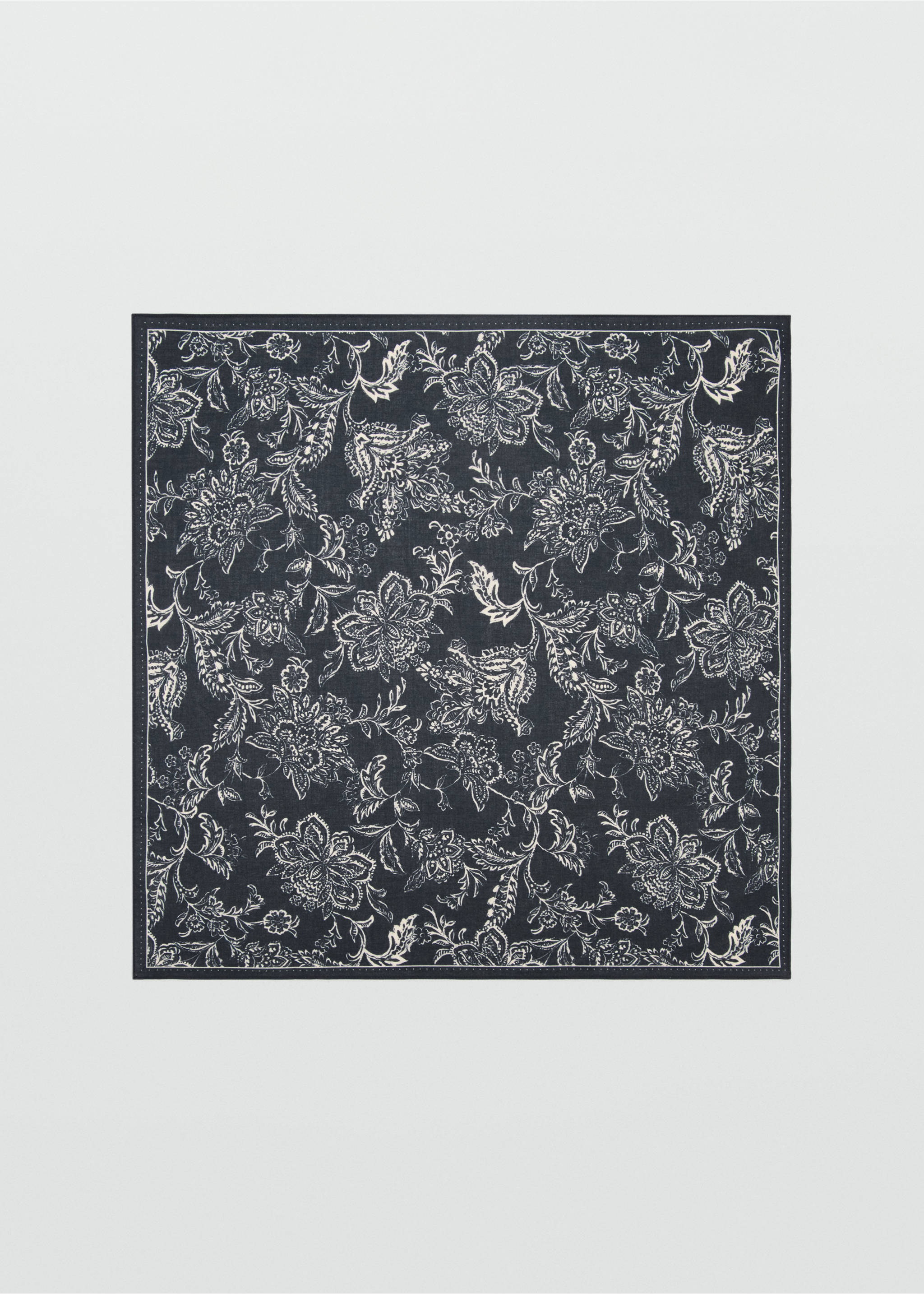 Foulard imprimé - Article sans modèle, Noir. Ref: 27098261-00.