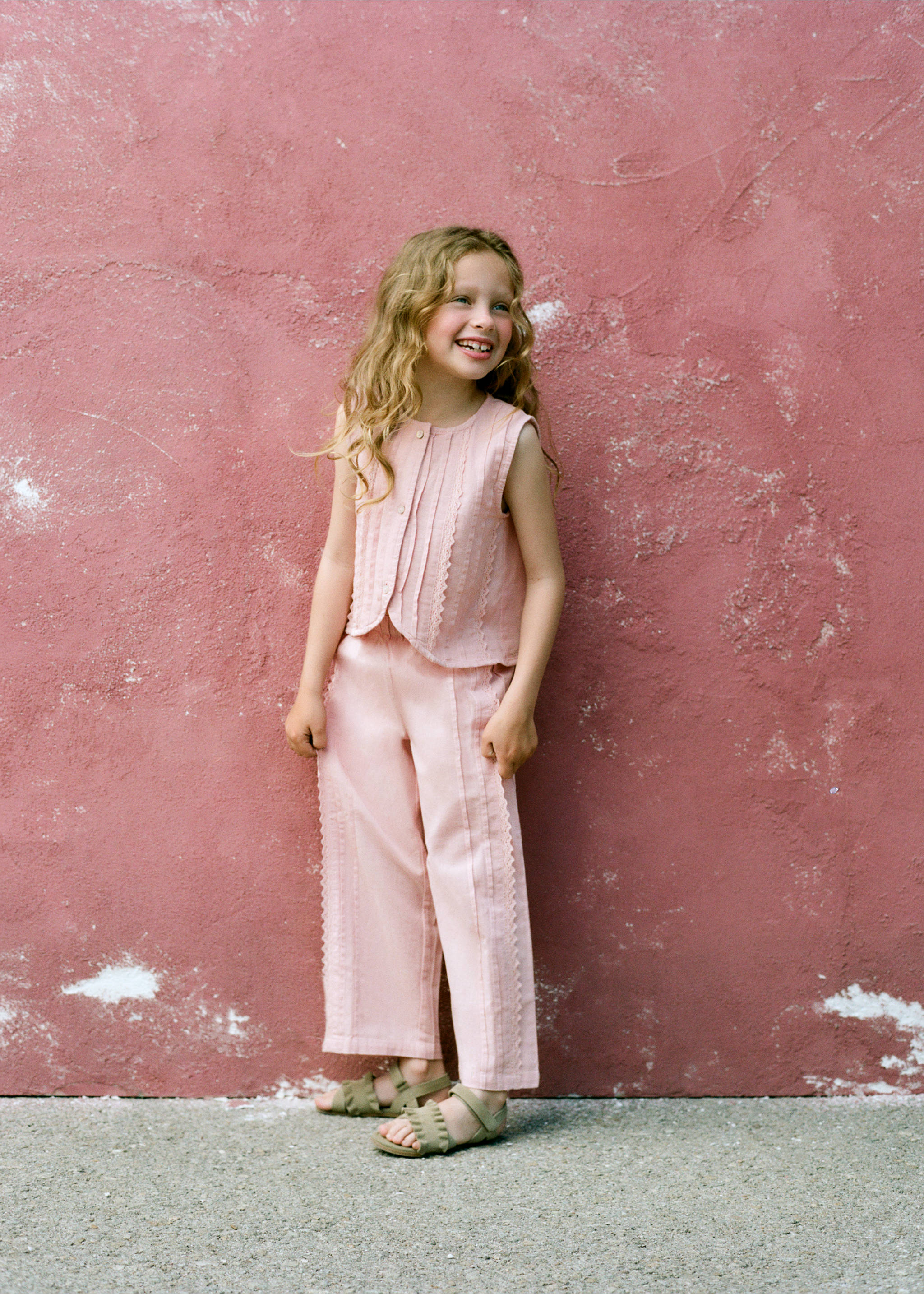 Embroidered details blouse - Details of the article 6, Pink. Ref: 27098268-00.